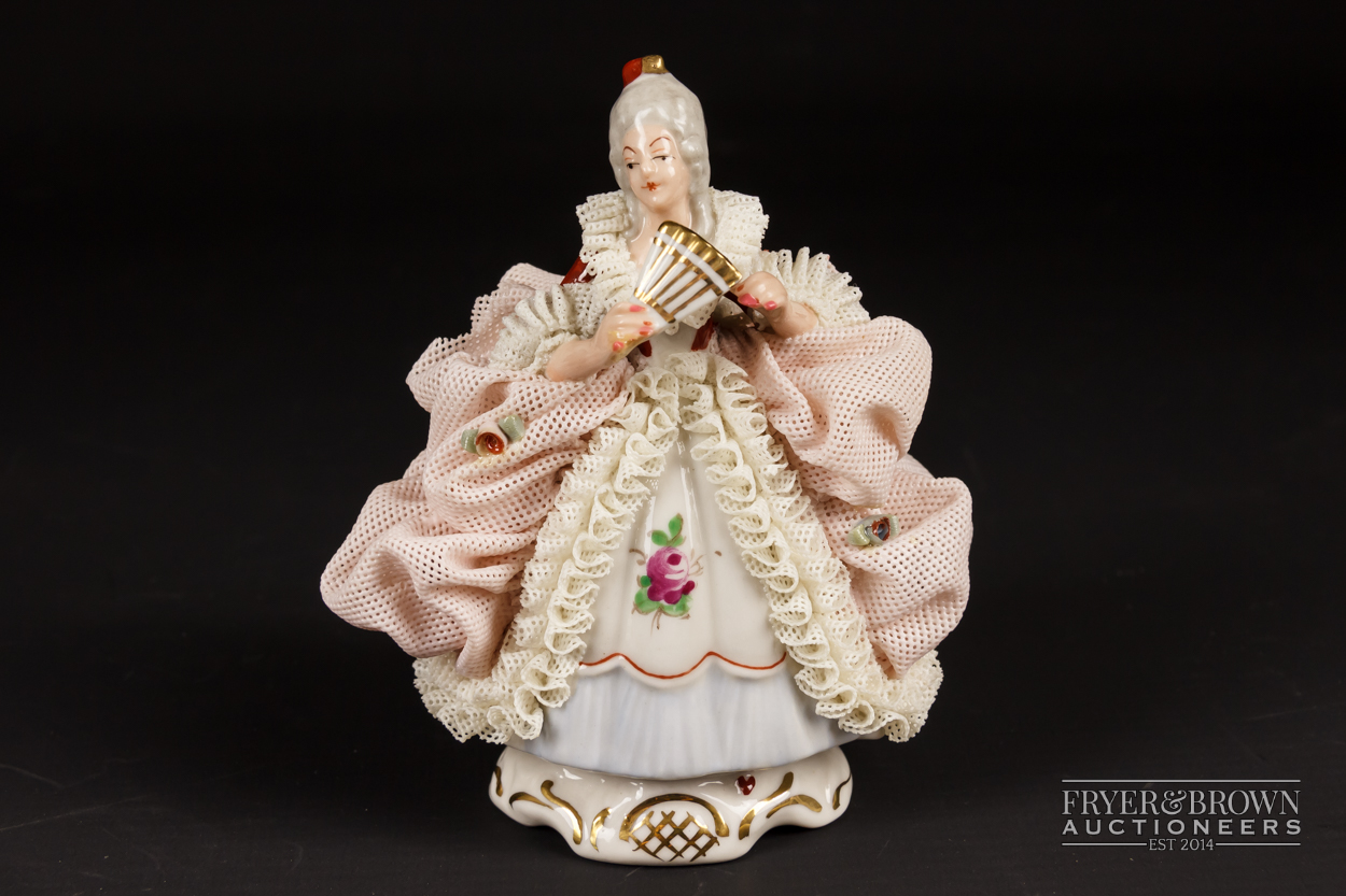 Two small Dresden porcelain lace crinoline figures in Marie Antoinette style; and another, 10.5cm - Image 4 of 9
