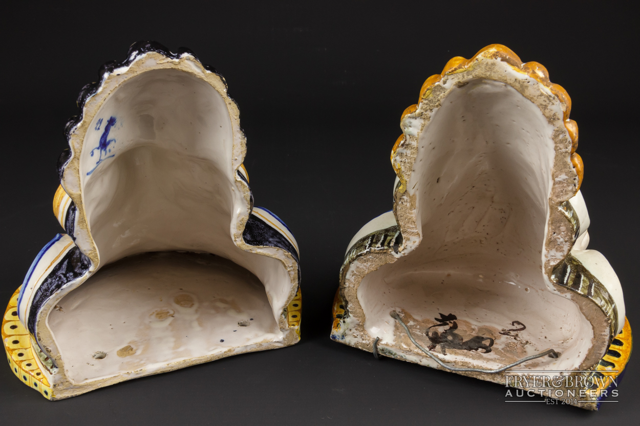 A matched pair of Cantagalli maiolica wall brackets of foliate 'C' scrolls and scallop shell design, - Image 4 of 5