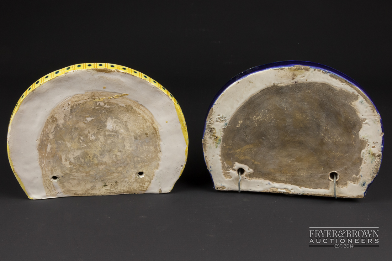 A matched pair of Cantagalli maiolica wall brackets of foliate 'C' scrolls and scallop shell design, - Image 3 of 5