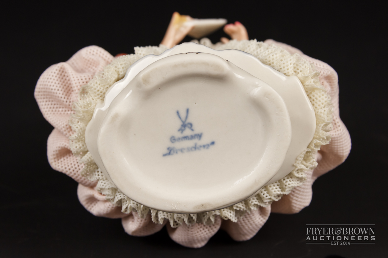Two small Dresden porcelain lace crinoline figures in Marie Antoinette style; and another, 10.5cm - Image 6 of 9
