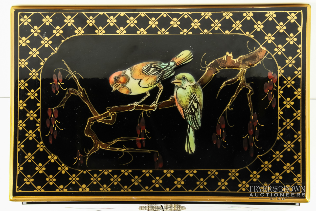 An Oriental style black lacquer jewellery box decorated with birds and flowers - Image 11 of 11