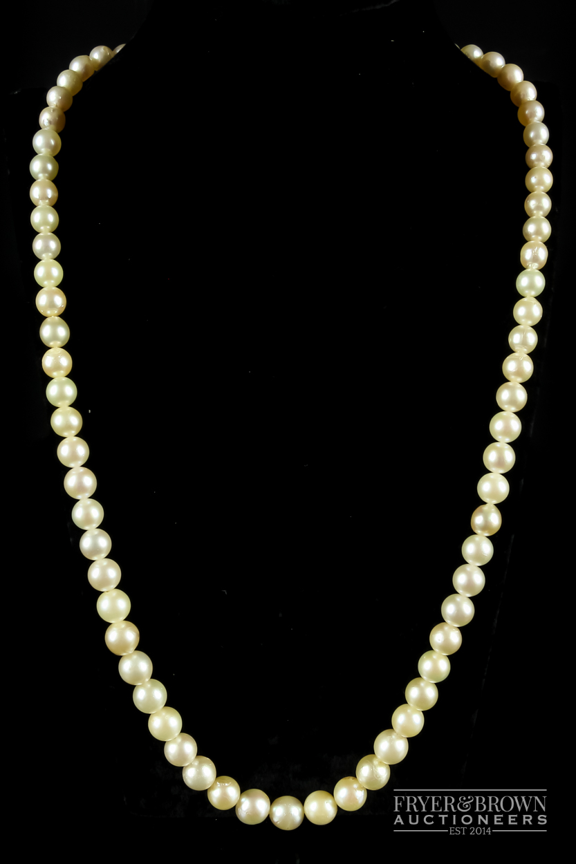 A graduated row of 73 cultured pearls, 6.5-8.7mm