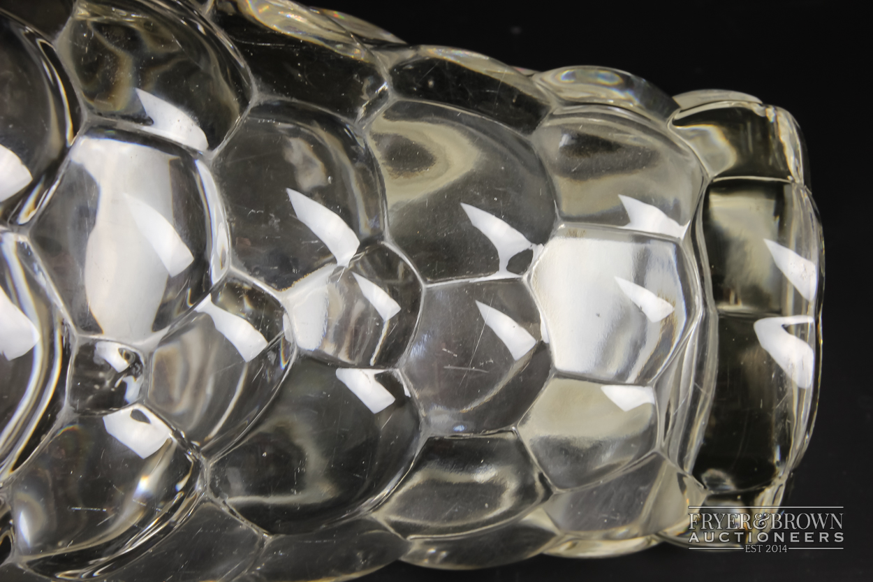 A D'Avesn glass vase, trumpet form moulded with honeycomb bubble design, moulded mark, 18cm high - Image 3 of 4