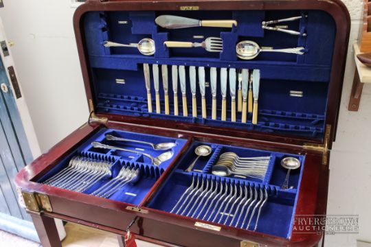 A Hardy Brothers silver plated cutlery service, Dubarry pattern, bone handled knives en suite within - Image 8 of 10