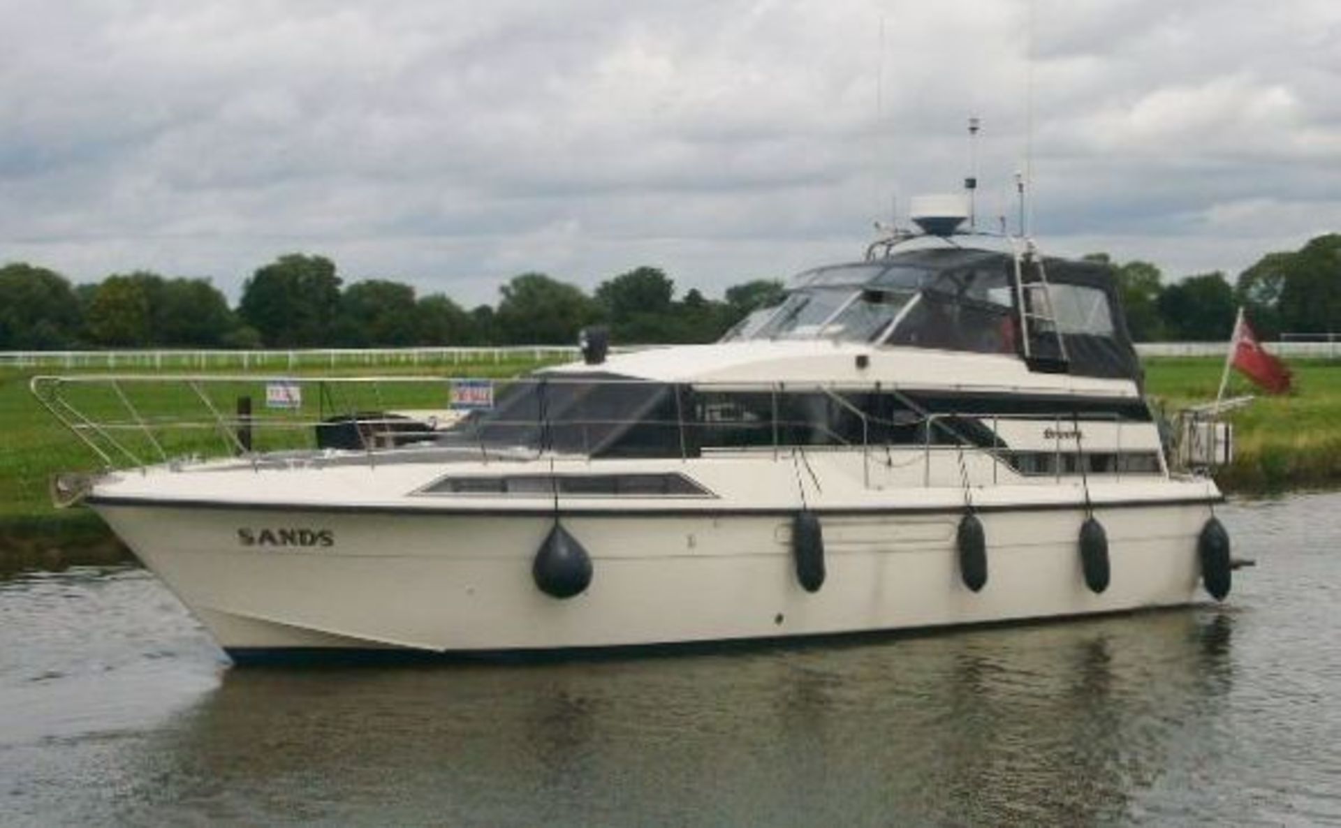 Broom Monarch 39ft, 6 Berth Offshore/River Aft Bridge Cruiser "NO VAT or Buyers Premium on this Lot" - Image 3 of 15