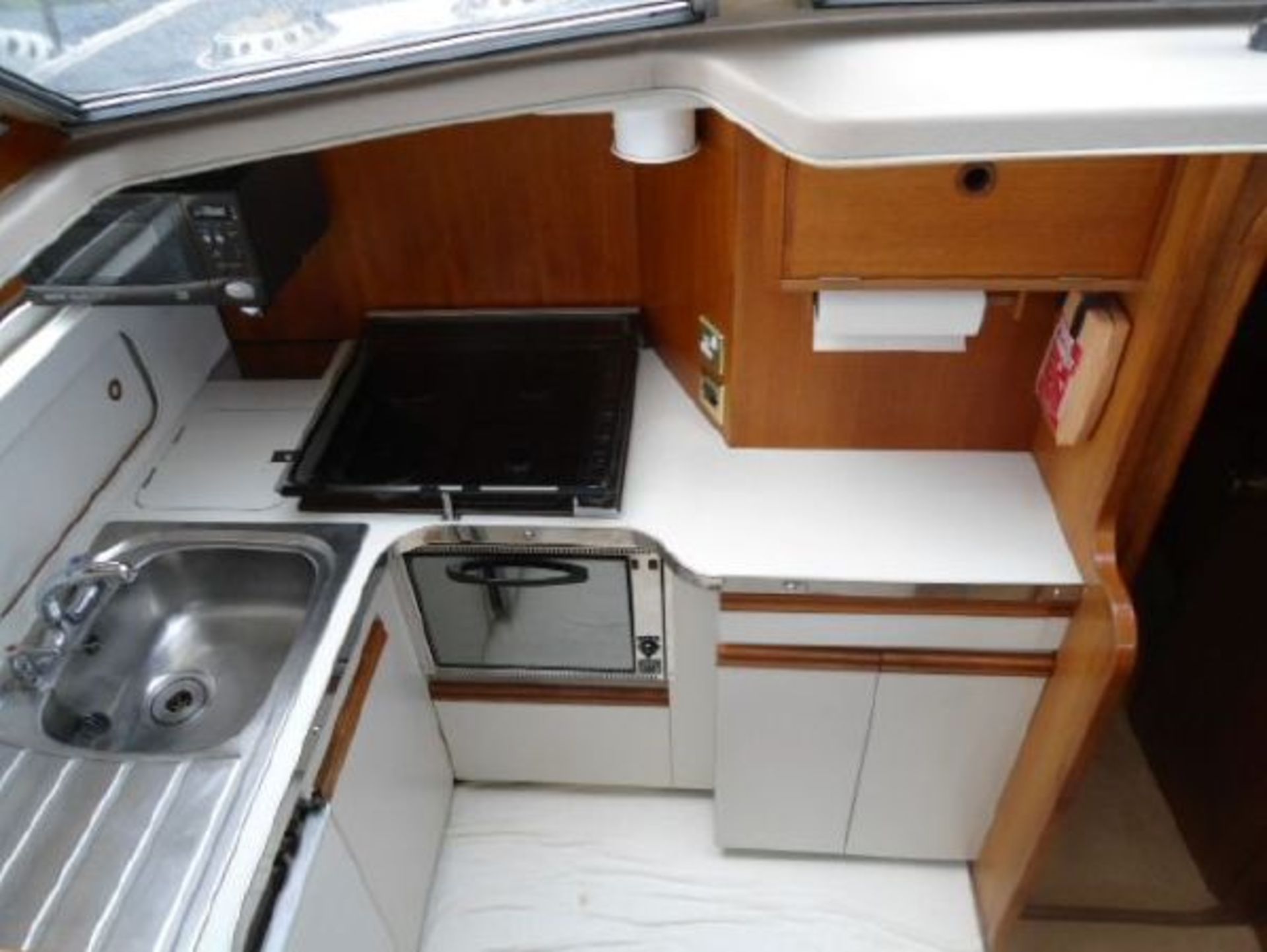 Broom Monarch 39ft, 6 Berth Offshore/River Aft Bridge Cruiser "NO VAT or Buyers Premium on this Lot" - Image 10 of 15