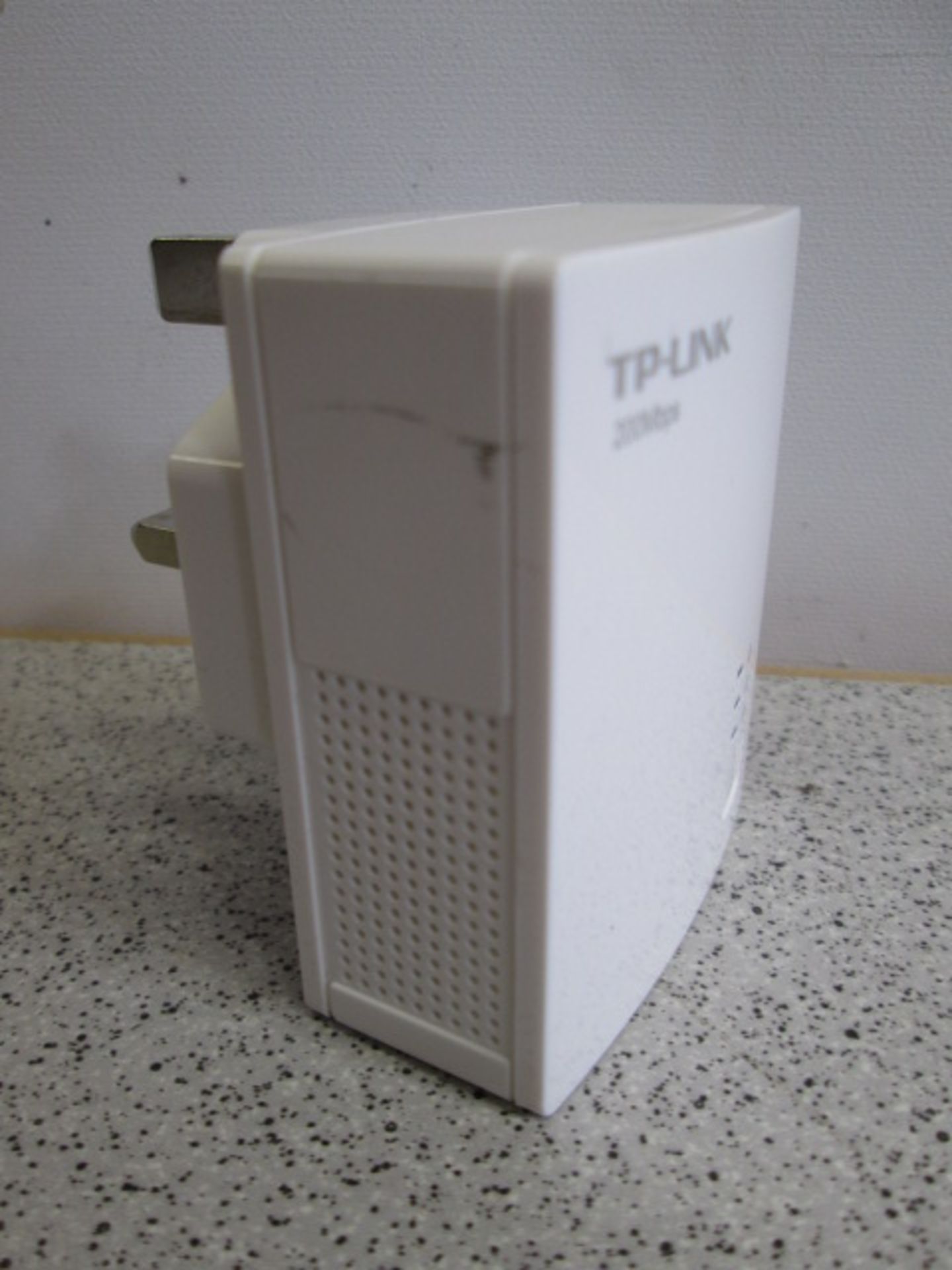 Apply TV Model A1469 with Power Lead, HDMI Cable, TP-Link Model TL-PA211 & Data Cable - Image 5 of 6