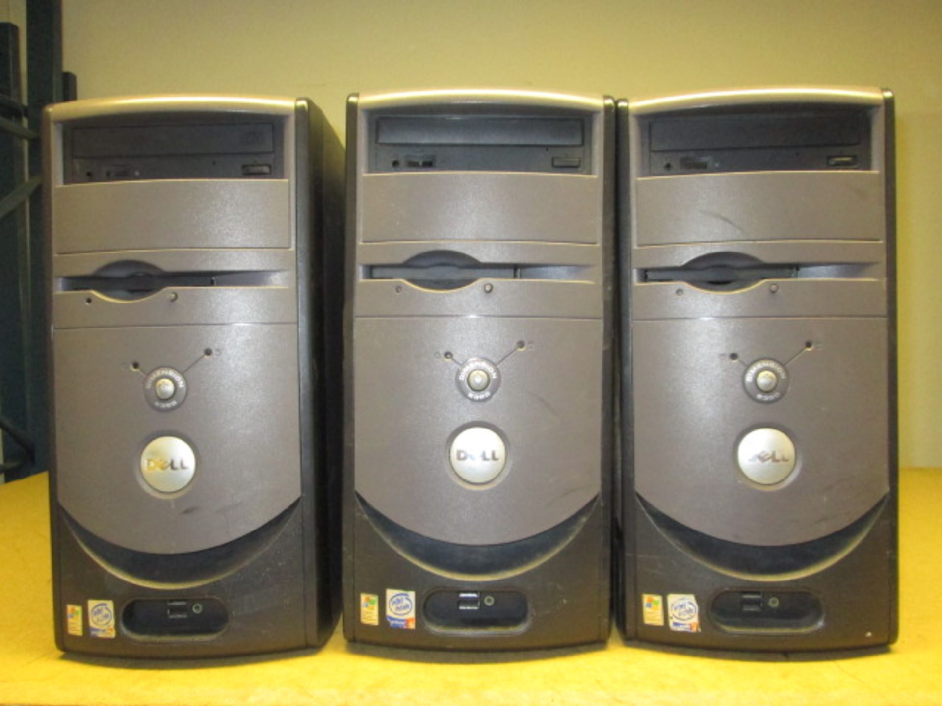 Lot to Include: 13 x HP Compaq D530, 4 x HP Compaq DC 7600 & 3 x Dell Dimension 2350. Sold with no - Image 5 of 6