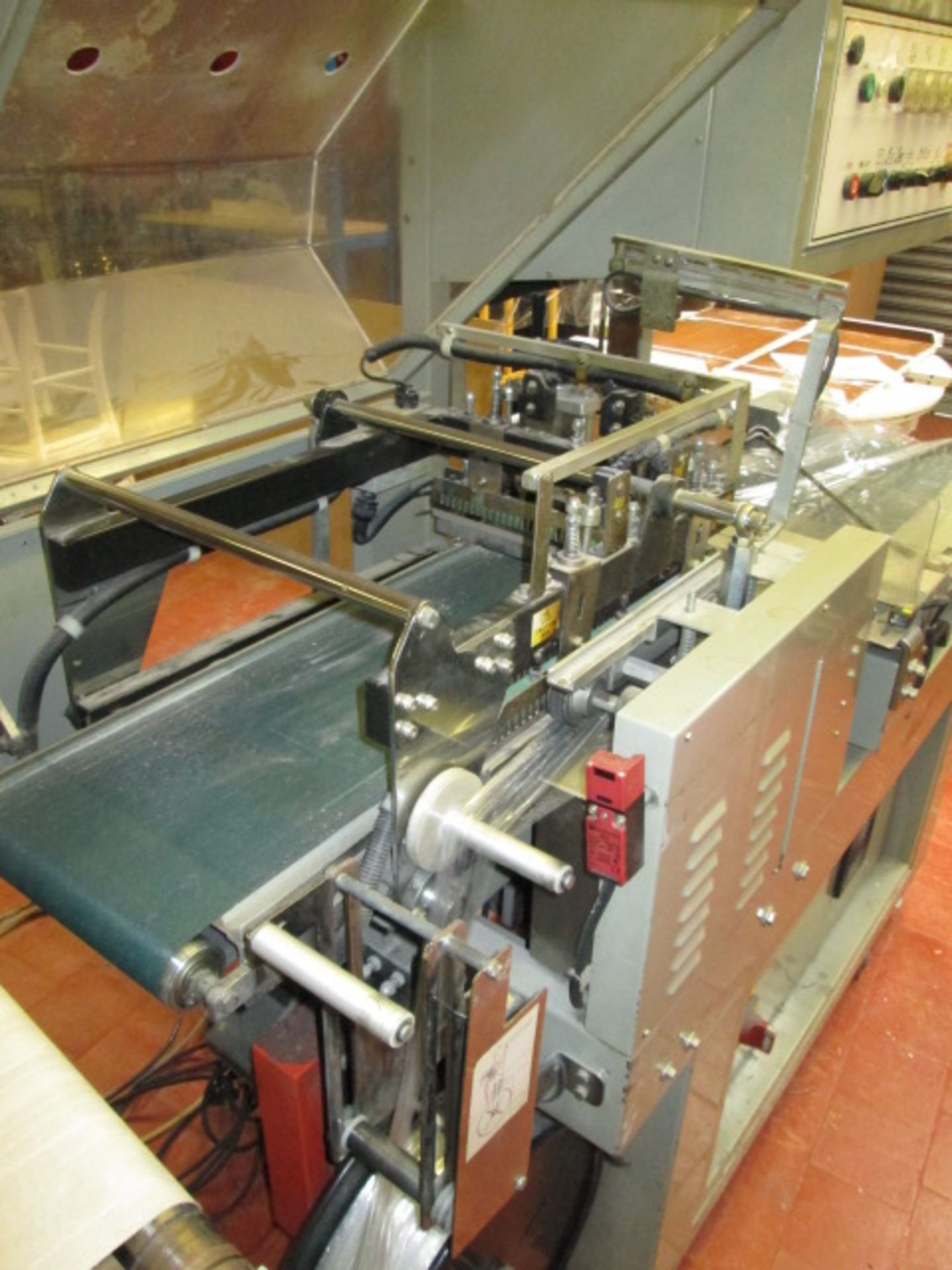 Automatic Flow Wrapping Machine in 3 Sections: Wrapping Section/Conveyer/Heat Sealer. Supplied by - Image 3 of 9