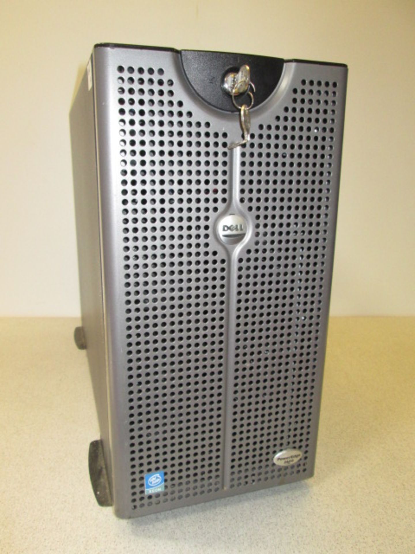 Dell PowerEdge 2600 Server with Key.