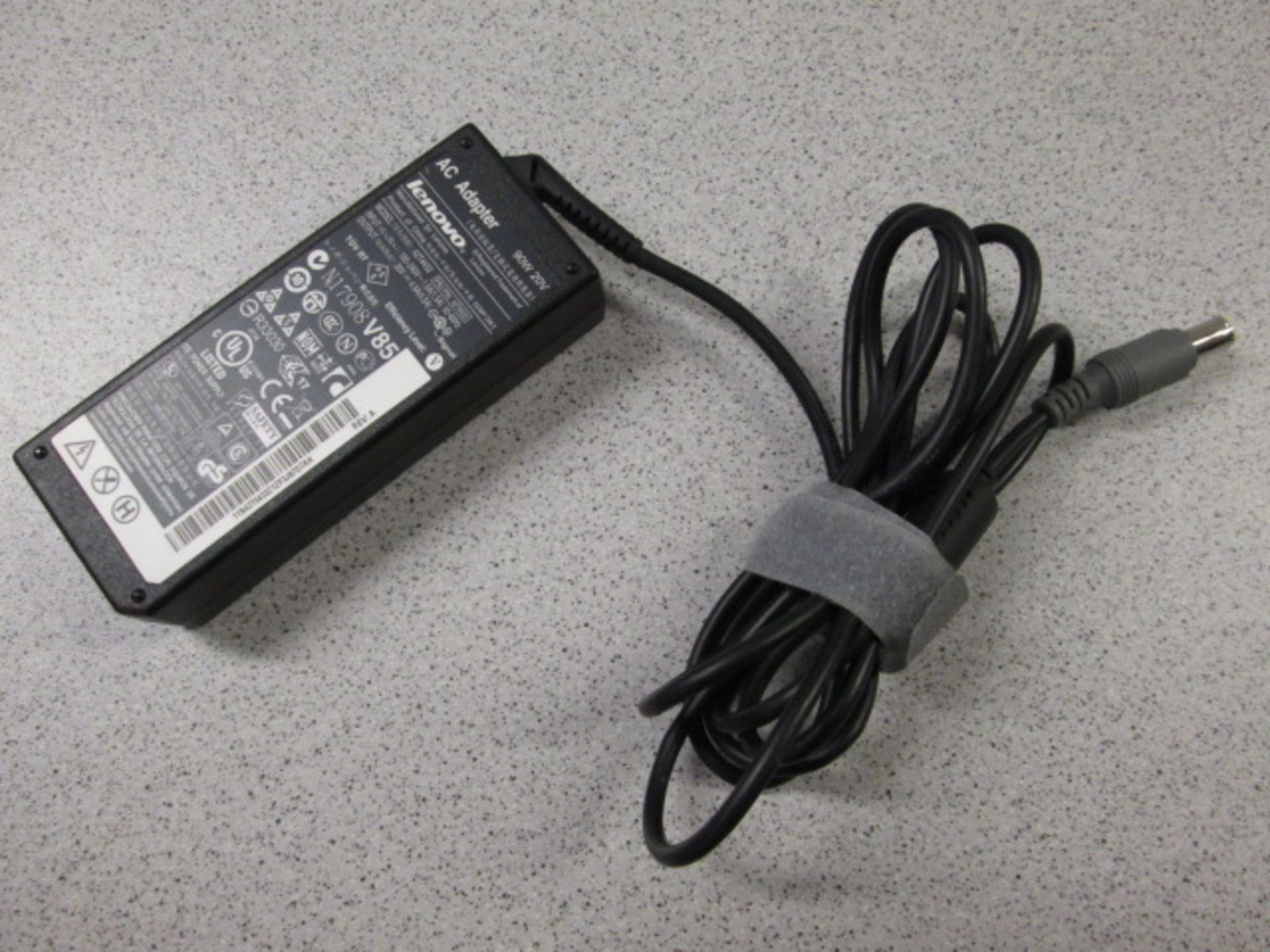 10 x Lenovo ThinkPad Docking Station, Type 2504 (No Keys) & 10 Lenovo AC Adapters. - Image 3 of 3