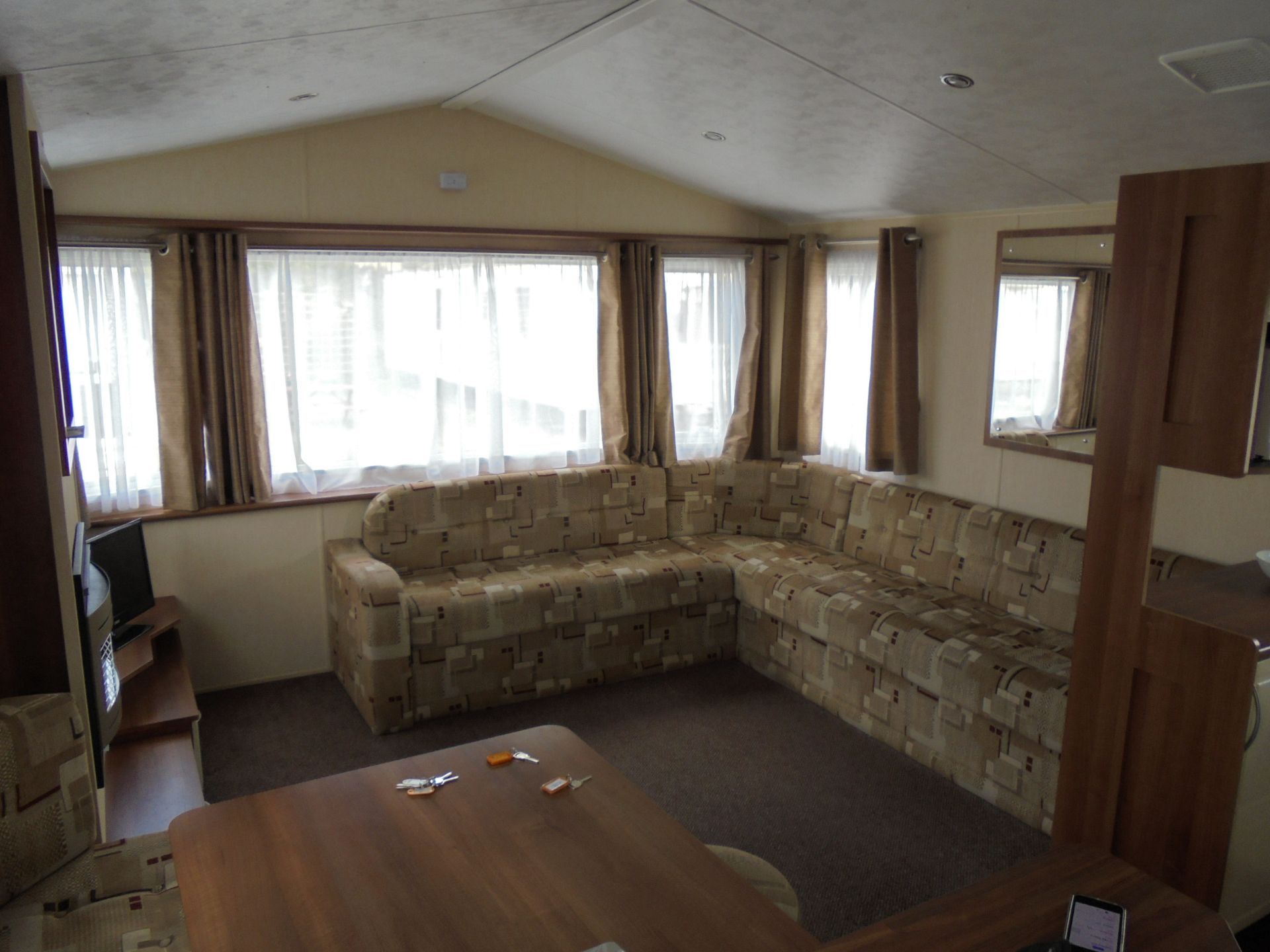 "WARRANT SATISFIED. 'LOT WITHDRAWN" Willerby Rio Gold Static Caravan. Size 33ft x 12ft, Year 2012. - Image 8 of 35