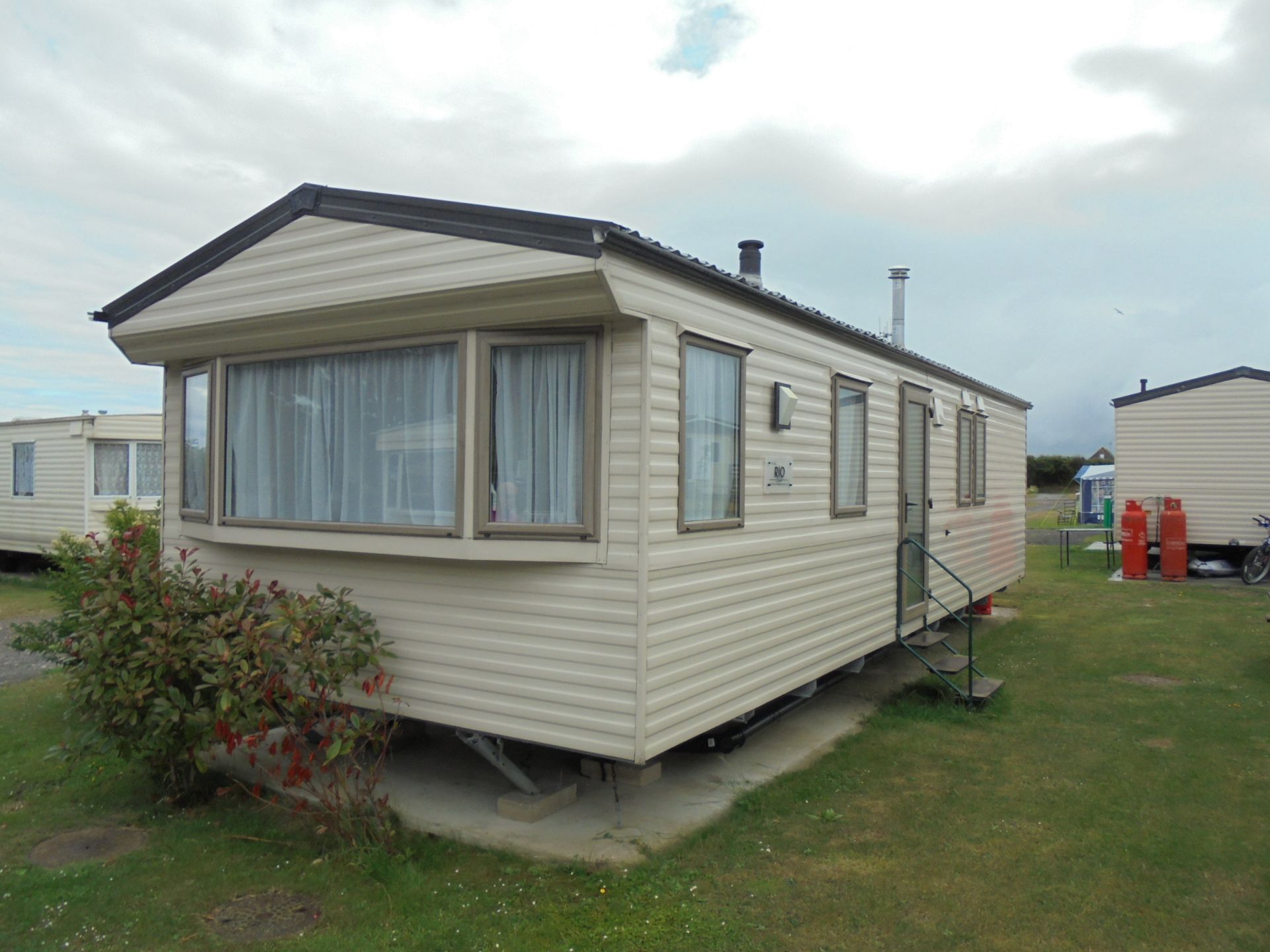 "WARRANT SATISFIED. 'LOT WITHDRAWN" Willerby Rio Gold Static Caravan. Size 33ft x 12ft, Year 2012. - Image 5 of 35