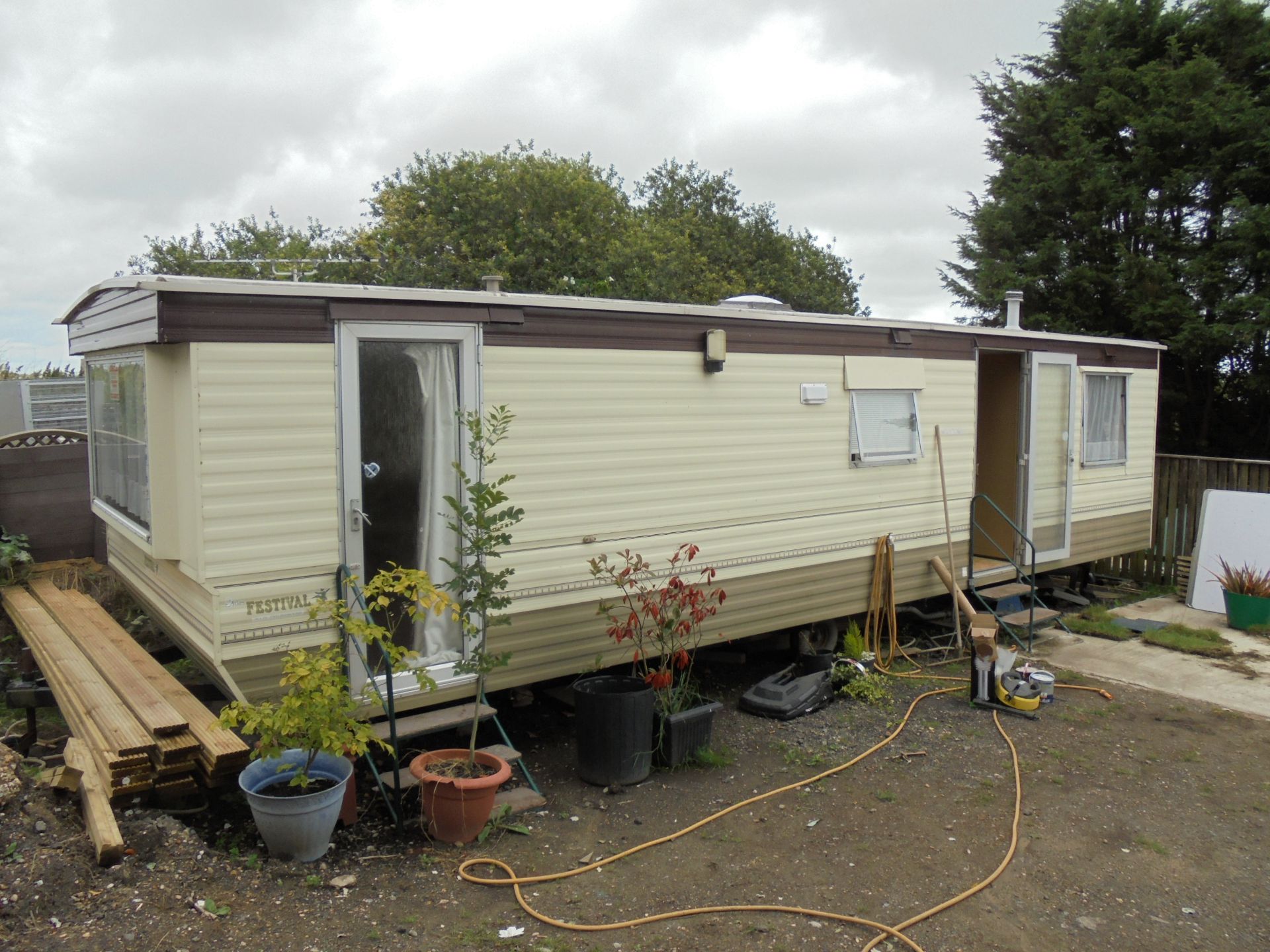 WARRANT SATISFIED. 'LOT WITHDRAWN' Atlas Festival Static Caravan. 30ft x 10ft, Year 1990. - Image 21 of 21