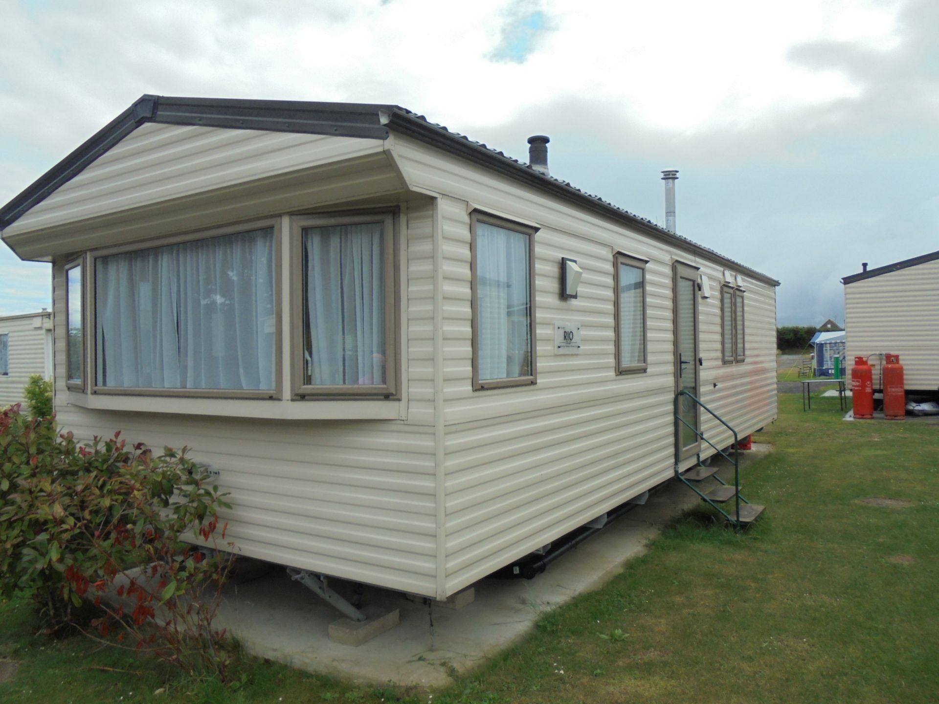 "WARRANT SATISFIED. 'LOT WITHDRAWN" Willerby Rio Gold Static Caravan. Size 33ft x 12ft, Year 2012. - Image 6 of 35