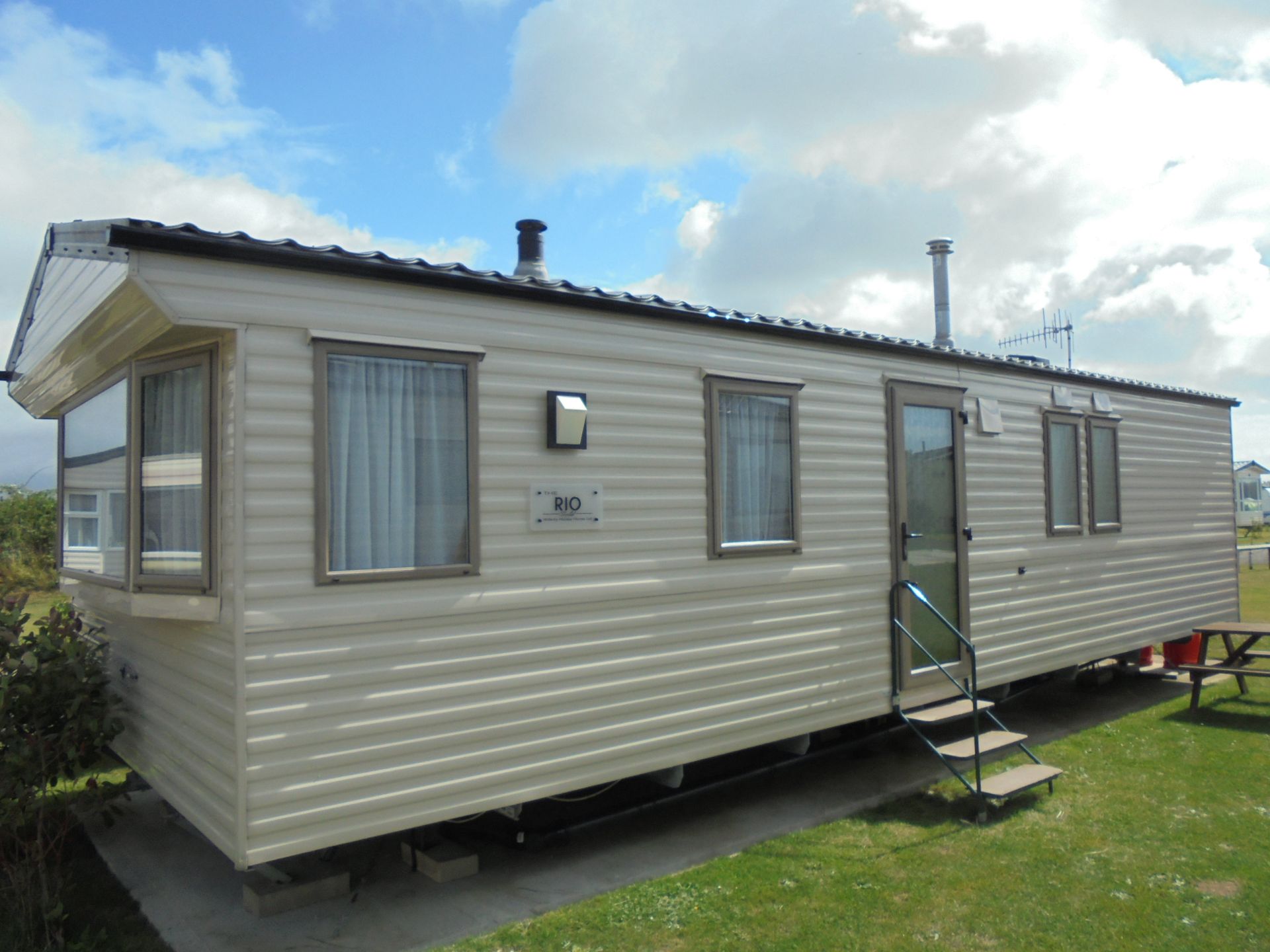 "WARRANT SATISFIED. 'LOT WITHDRAWN" BK Contessa Static Caravan. Size  32ft x 12ft, Year 2004. - Image 6 of 25