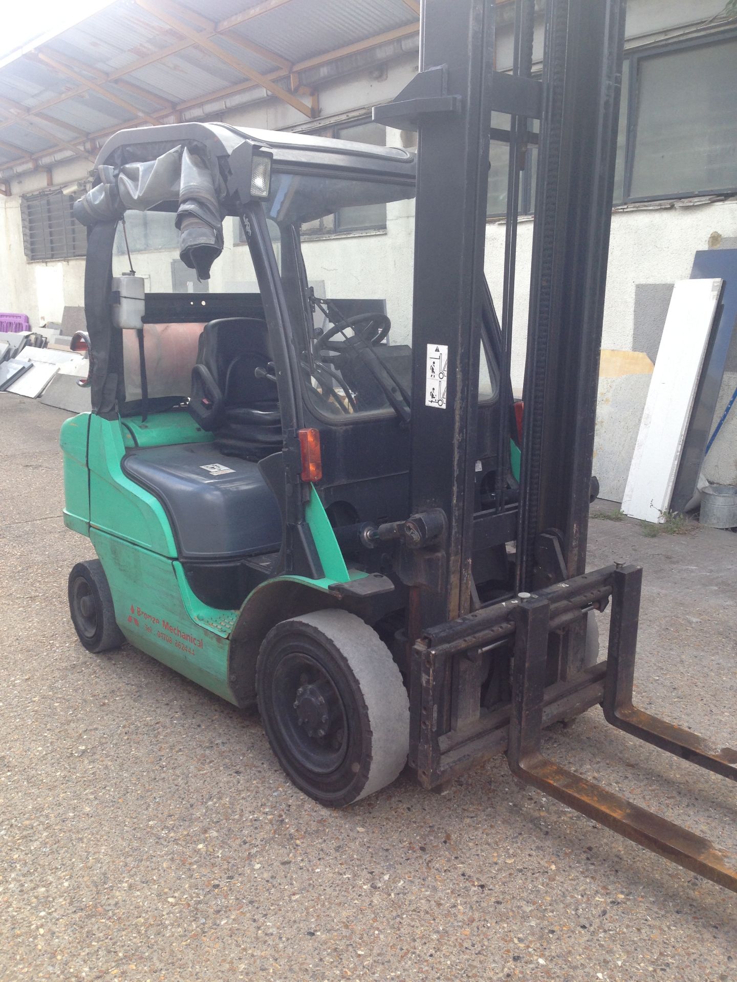 Caterpillar GP20N Counterbalance Gas Forklift Truck - Image 2 of 6