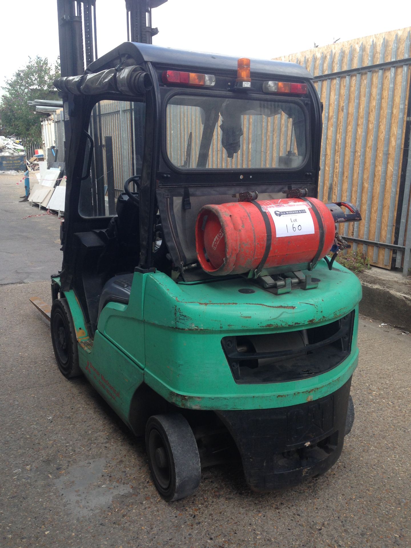 Caterpillar GP20N Counterbalance Gas Forklift Truck - Image 5 of 6