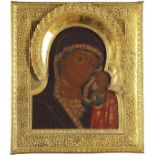RUSSISCHE SCHULE UM 1800 Gottesmutter von Kazan mit Basma
Darstellung der Gottesmutter, das neben