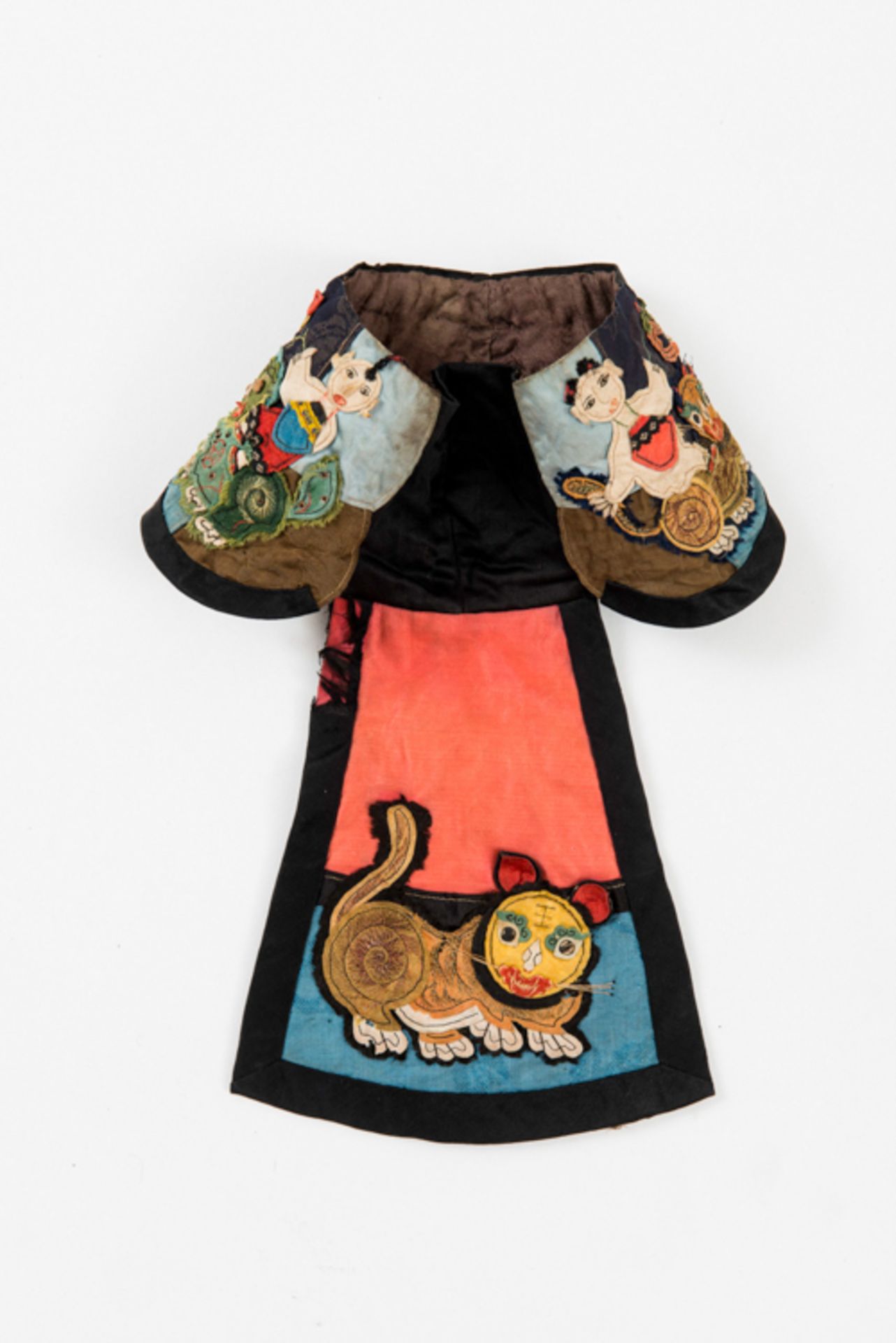 CHILDREN’S COLLAR  Silk. China, Qing, 19th – early 20th century  Decorated with appliqué with