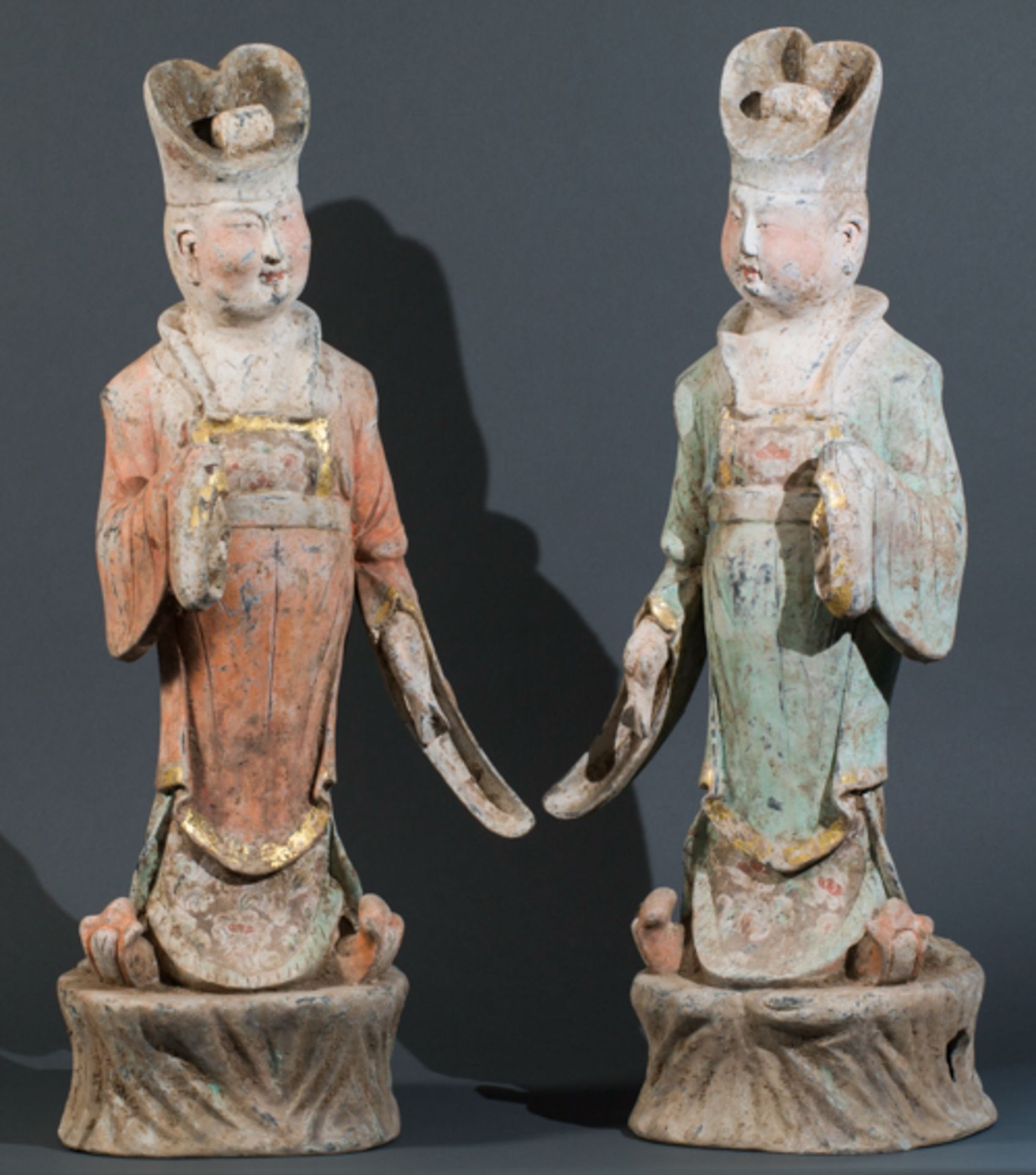 PAIR OF STANDING DIGNITAIRIES FROM THE IMPERIAL COURT  Terracotta with paint coating and gilding.