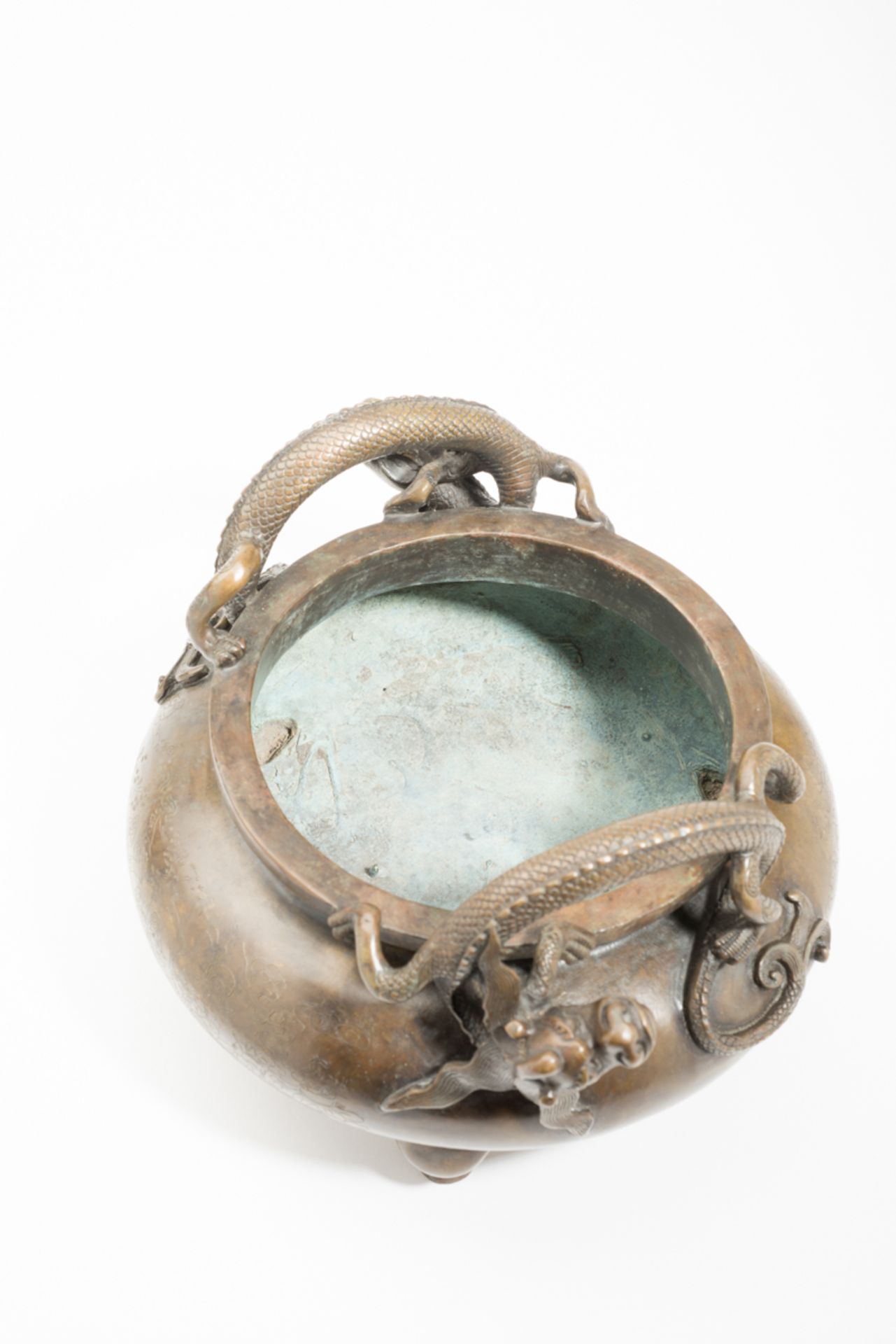 RÄUCHERBECKEN MIT DRACHENBronze. China, Qing-Dynastie (1644 – 1912), ca. 18. Jh.Größeres - Bild 8 aus 10