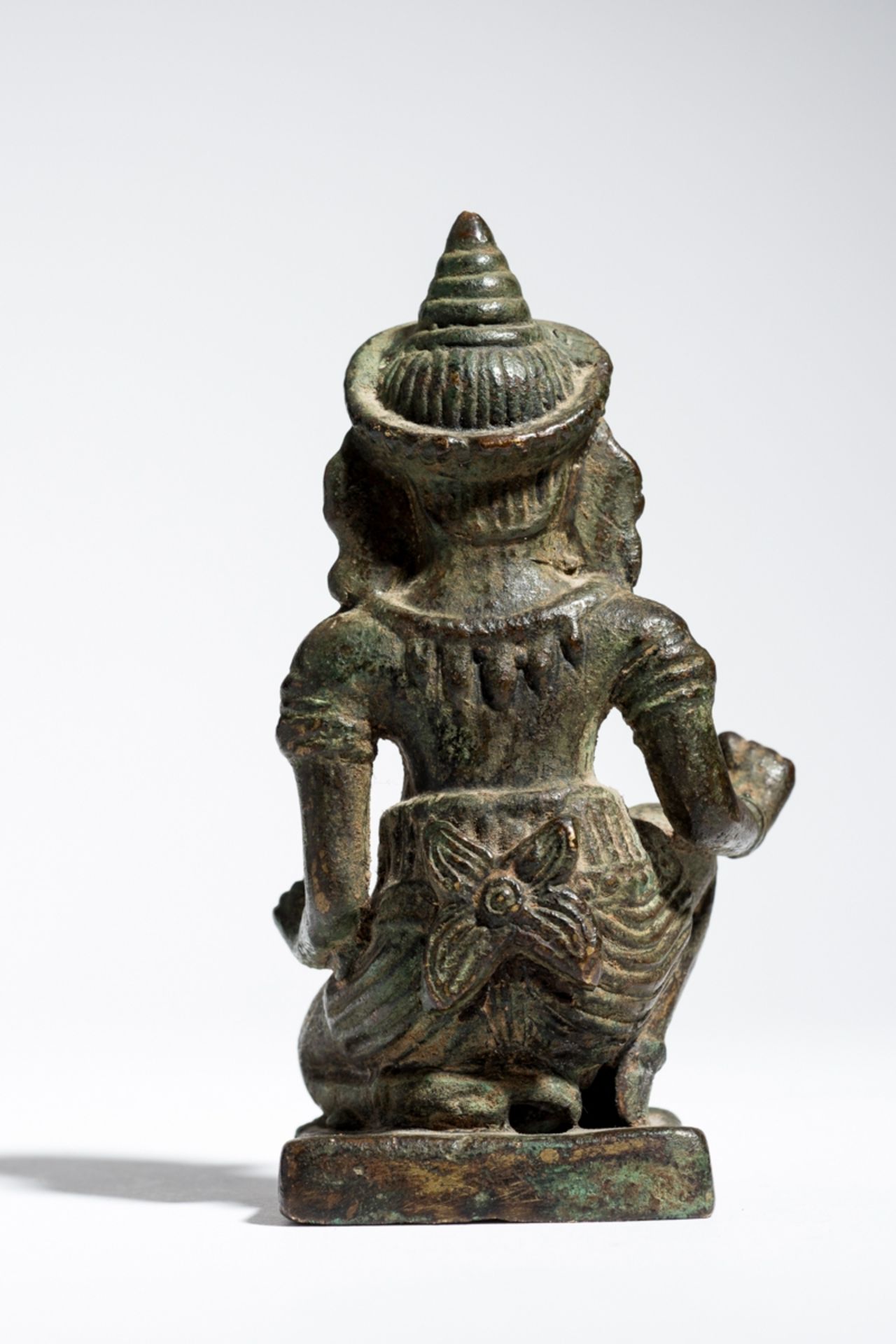 ELEFANTENKÖPFIGER GANESHA Bronze. Indien 18. Jh. Eine ansprechende, kleine Figur des halb - Image 3 of 6