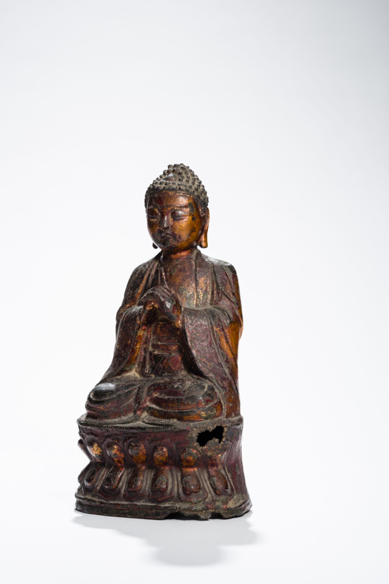 BUDDHA MIT DEm SELTENEN GESTUS DES SALBENSBronze mit Vergoldung. China, ca. 17. Jh.Buddha - Bild 4 aus 8