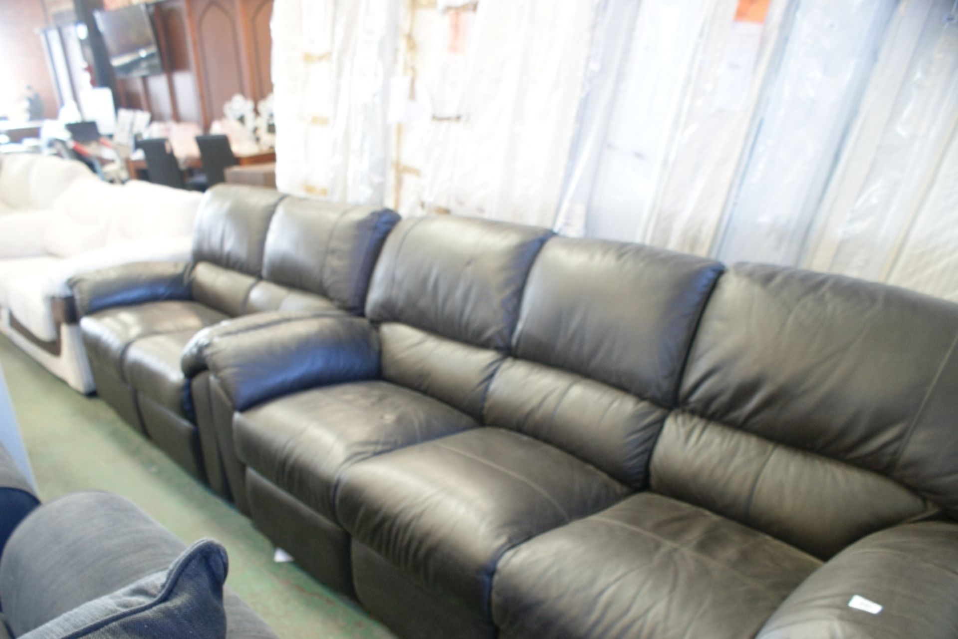 BROWN LEATHER RECLINING 3 SEATER SOFA AN