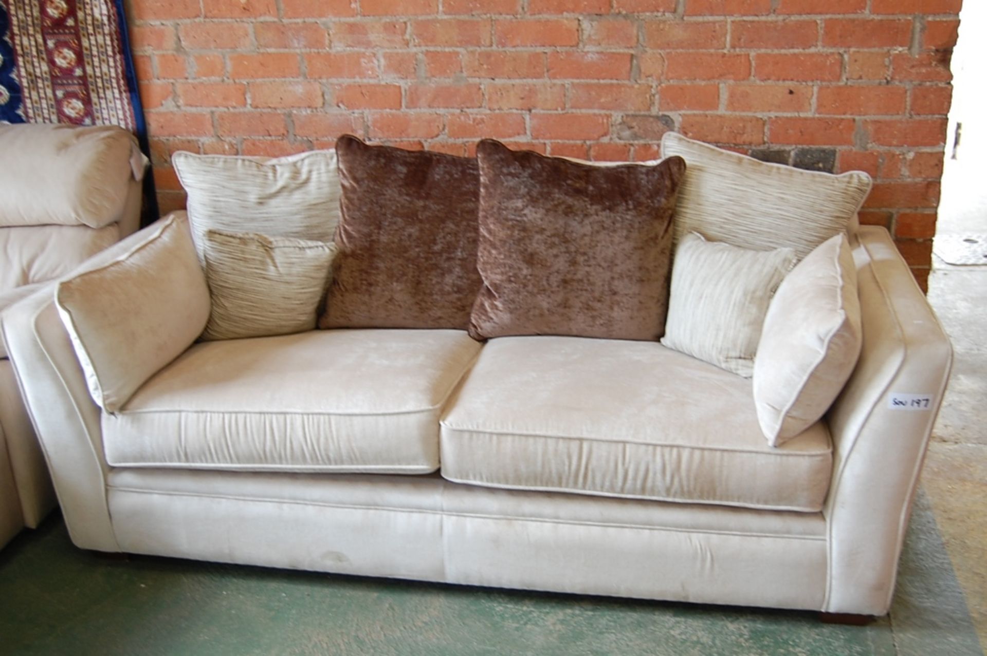 CREAM 3 SEATER SOFA (197)(466990)(1)