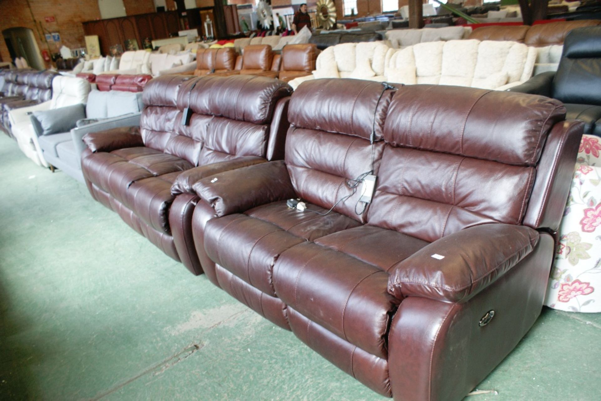 BLACK CHERRY LEATHER ELECTRIC RECLINING 3 SEATER SOFA AND 2 SEATER SOFA (RIP ON THE SIDE) (17)