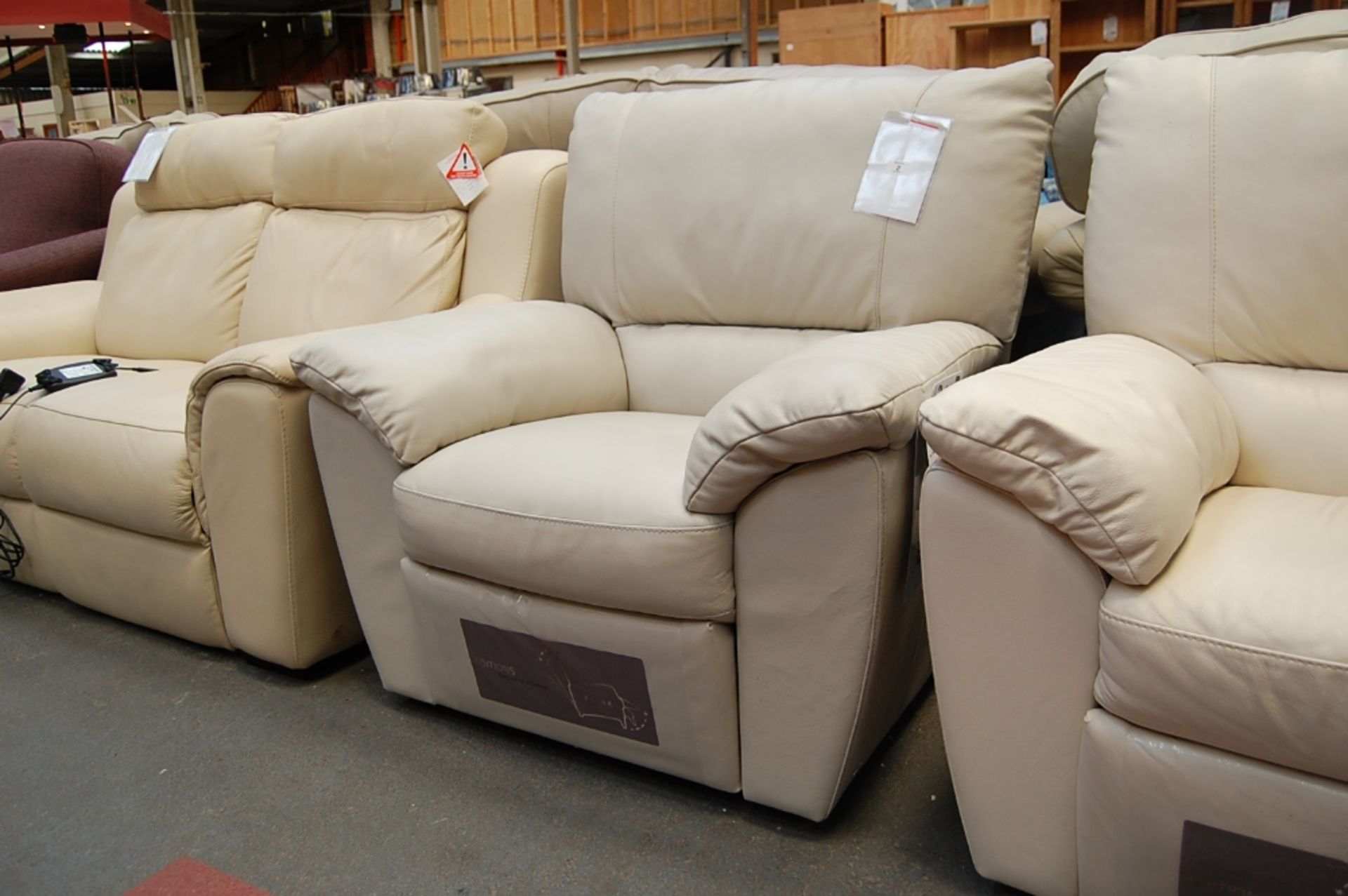 MELODY GESSO LEATHER RECLINING CHAIR RRP £999