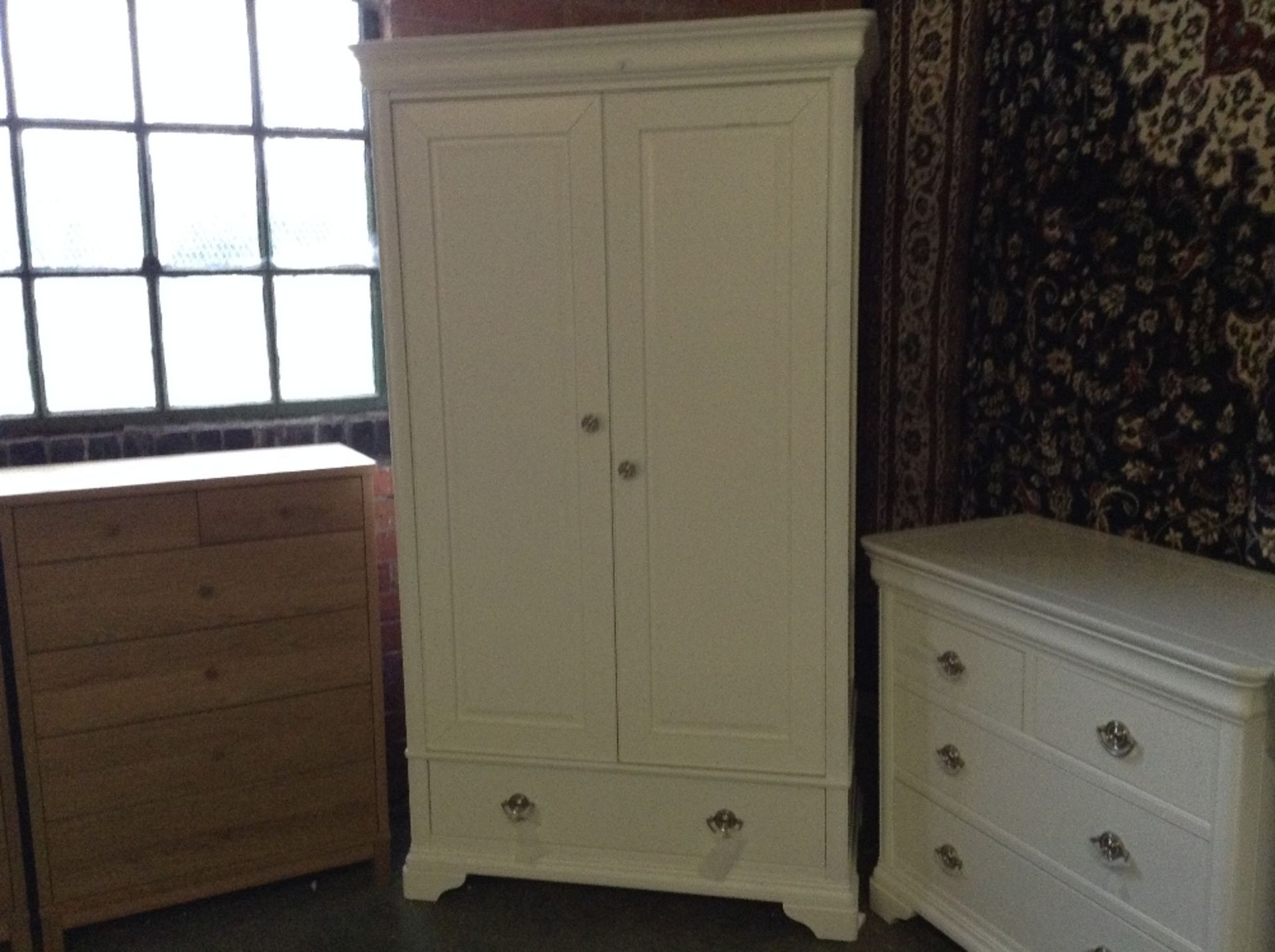 CHANTILLY DOUBLE WARDROBE (door handle is in the wrong place)