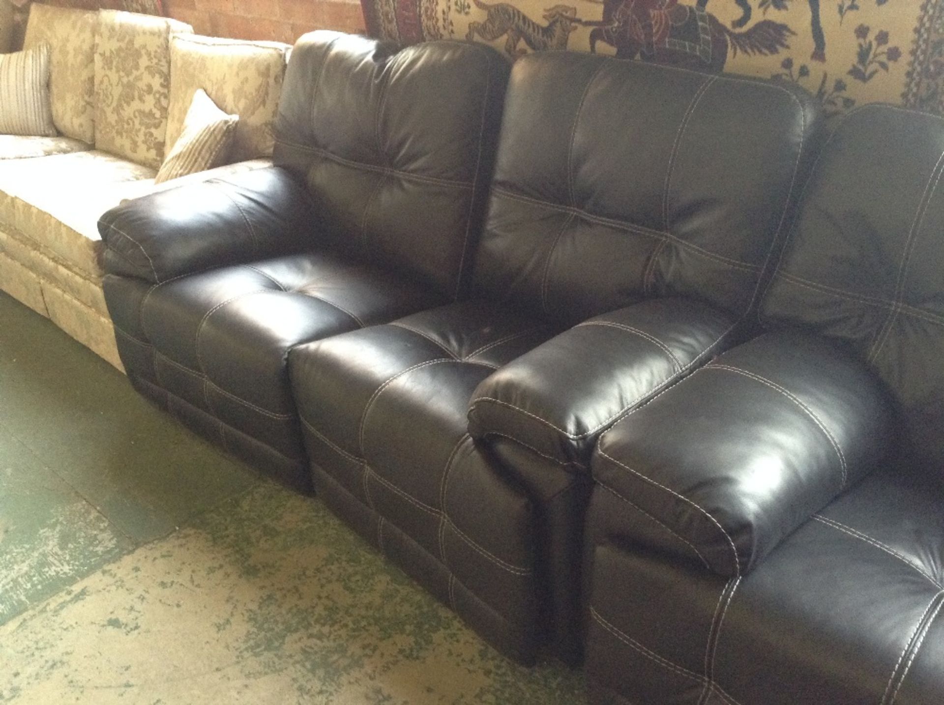 BLACK LEATHER WITH WHITE STITCH 5 PART ELECTRIC RECLINING CORNER GROUP AND ELECTRIC RECLINING 2 - Image 2 of 2