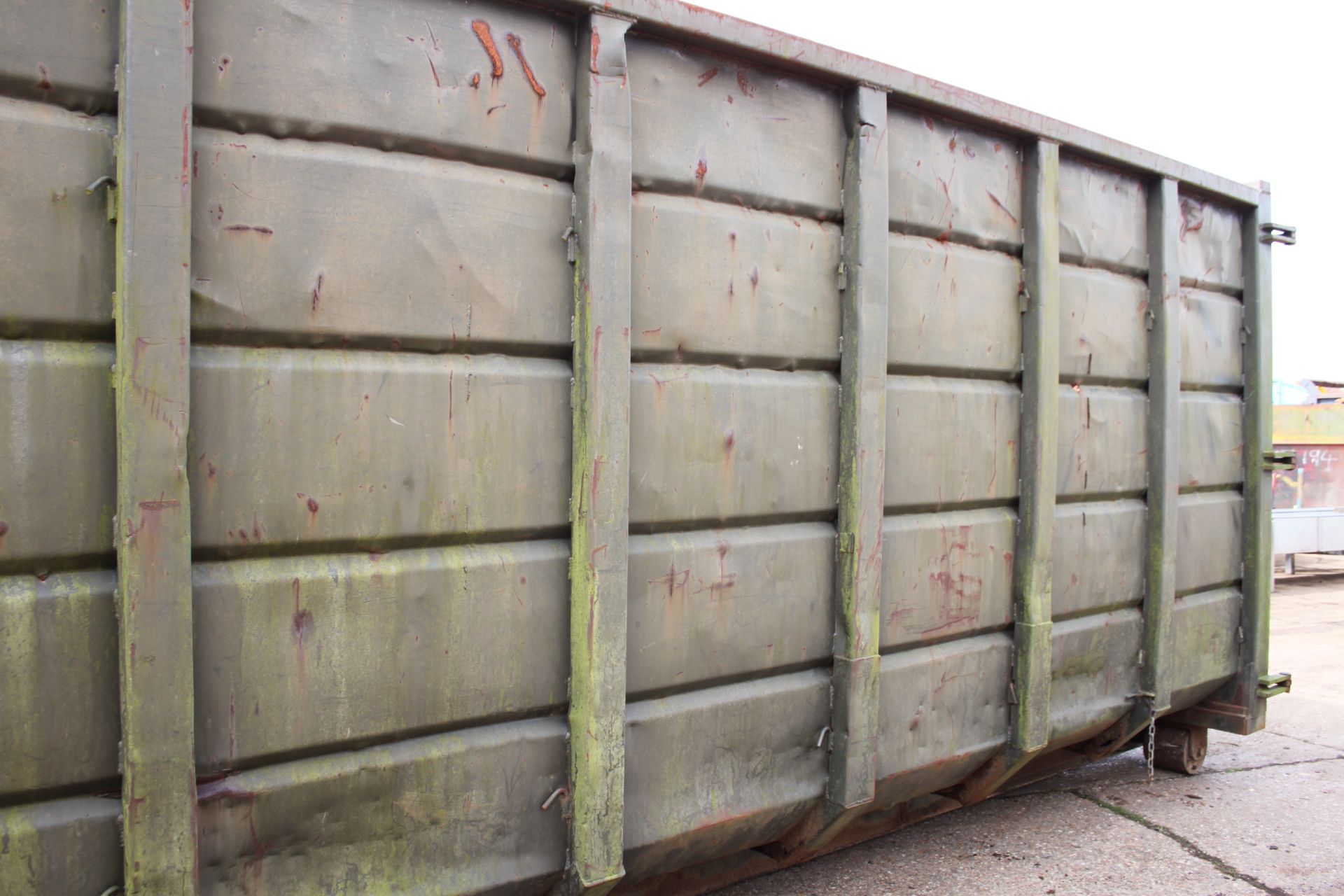 40YRD DOUBLE DOOR RORO SKIP WITH SIDE LADDER - Image 4 of 6