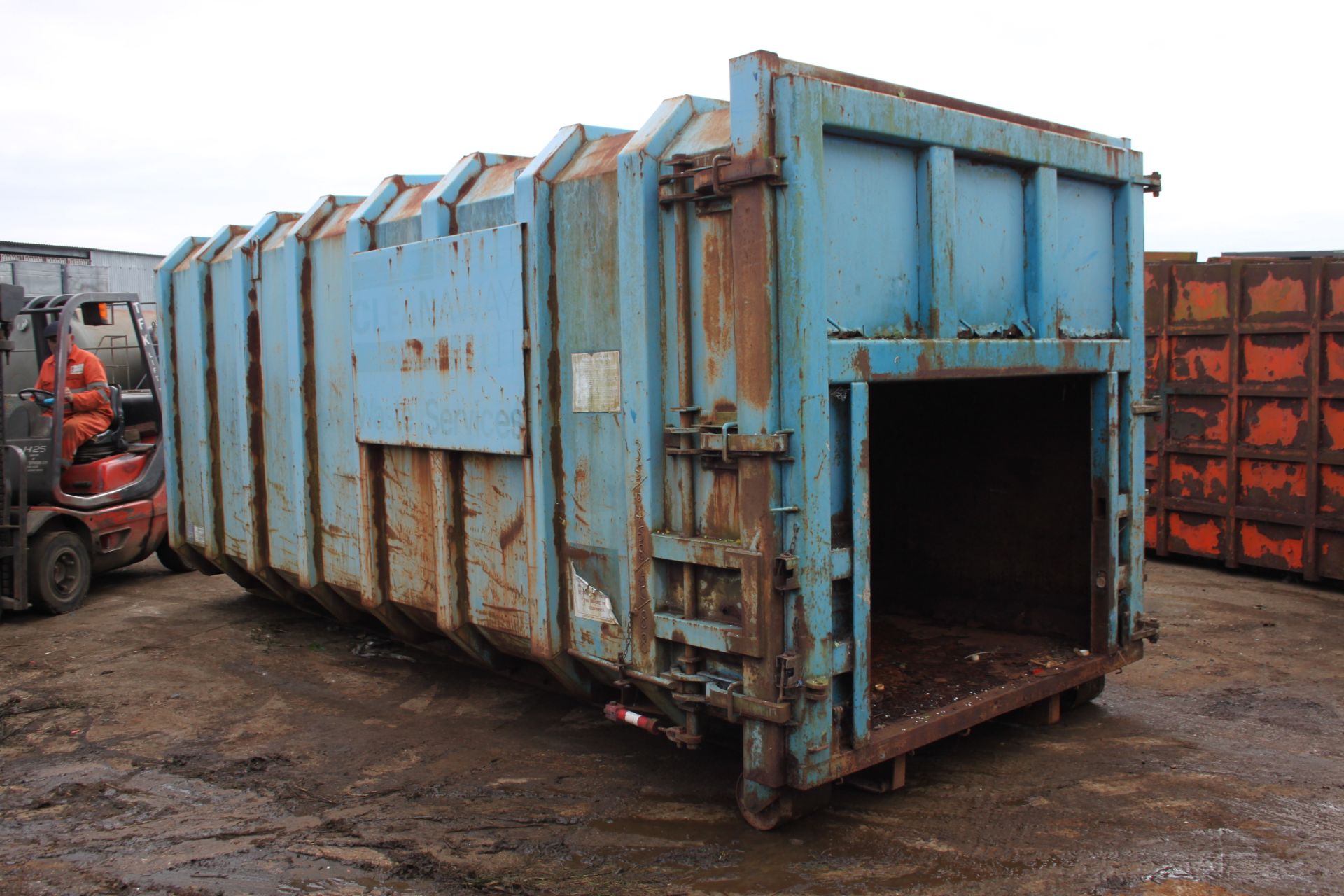 TTB 27M ENCLOSED RORO COMPACTOR SKIP