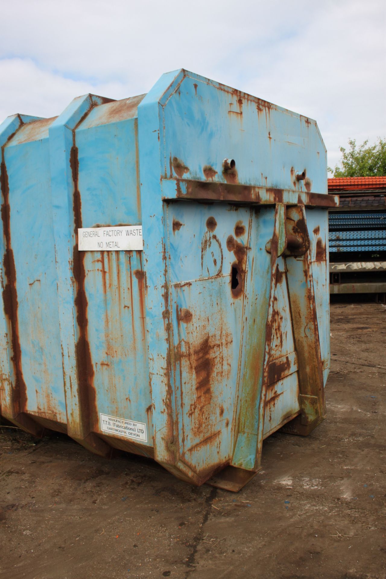 TTB 27M ENCLOSED RORO COMPACTOR SKIP - Image 3 of 3