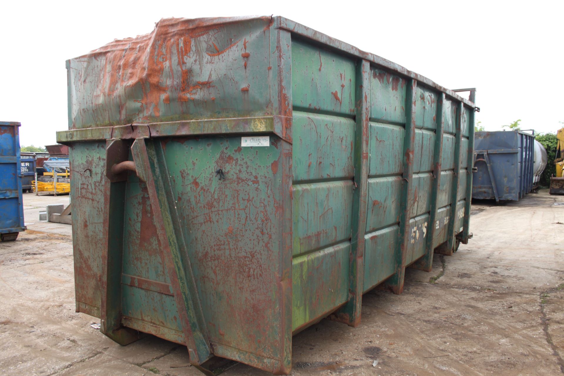 40YRD CHAD DOUBLE DOOR RORO SKIP WITH SIDE LADDER