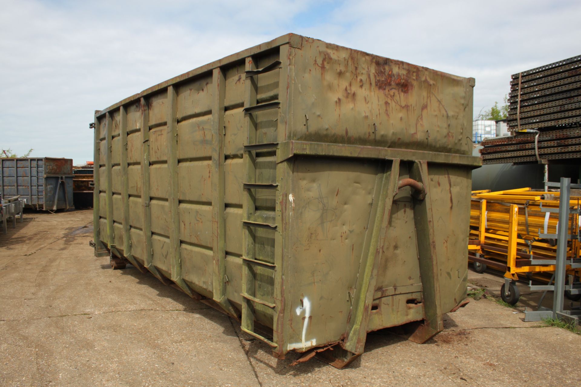 40YRD DOUBLE DOOR RORO SKIP WITH SIDE LADDER - Image 3 of 6