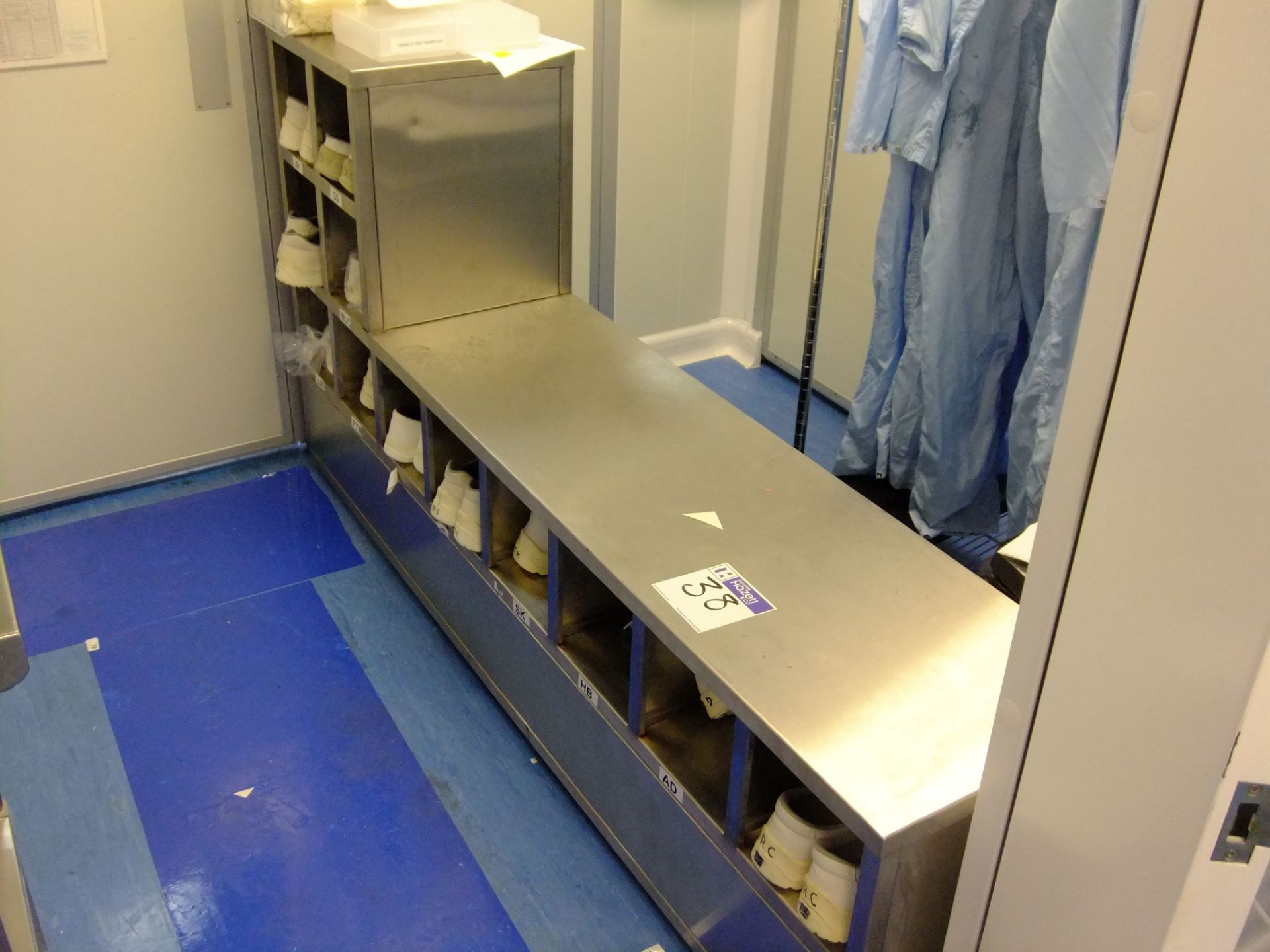 1800MM STAINLESS STEEL SHOE STORE AND BENCH