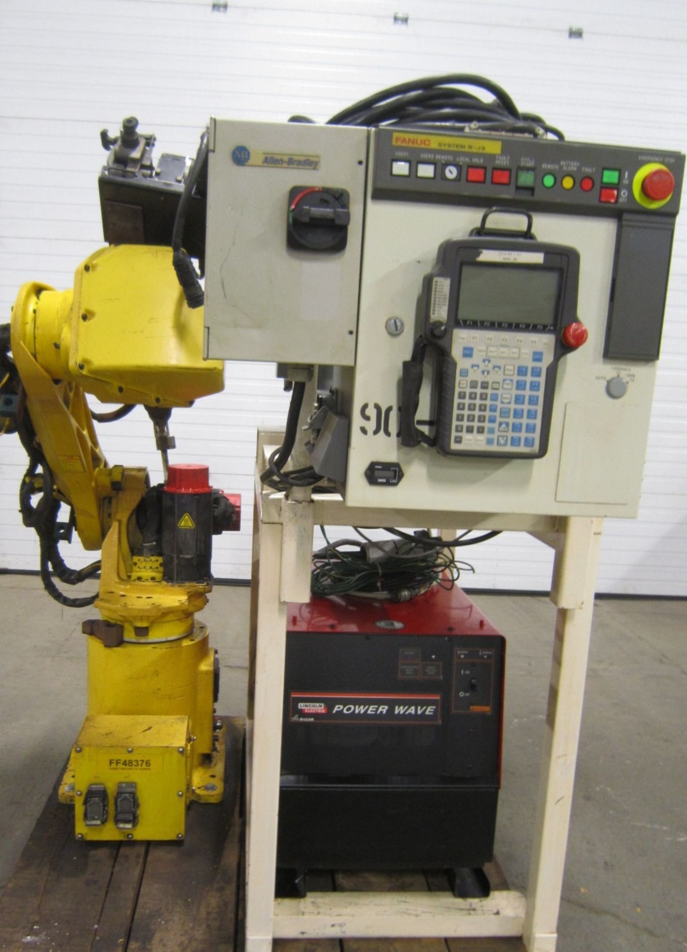 Fanuc Arcmate 120i Welding Robot with Lincoln Powerwave 455M welder &RJ3 Controller & teach pendant