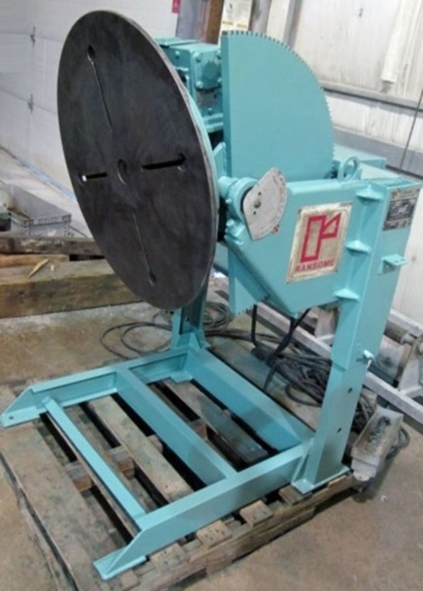 Welding Positioner with 135 degree tilt 1000lbs Capacity 30" table diameter, 460V 3 phase