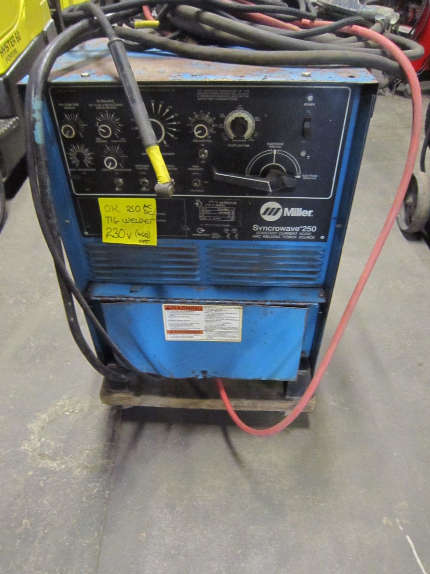 Miller Syncrowave 250 Tig Welder 250 amps with gun and cables