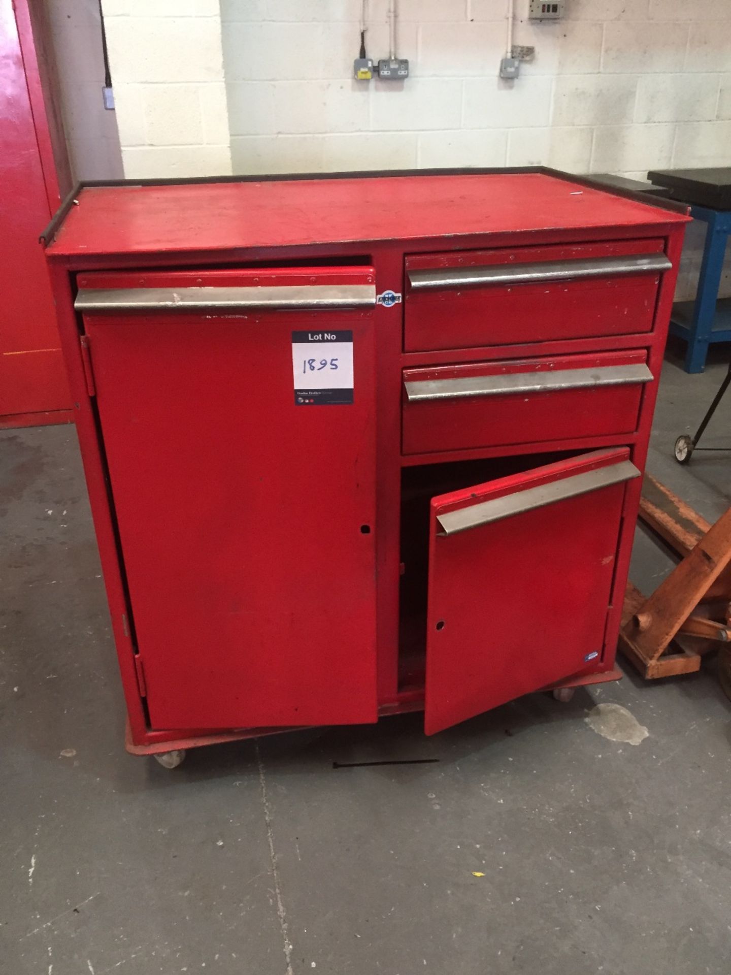 Red steel heavy duty 100mm wide mechanics wheeled