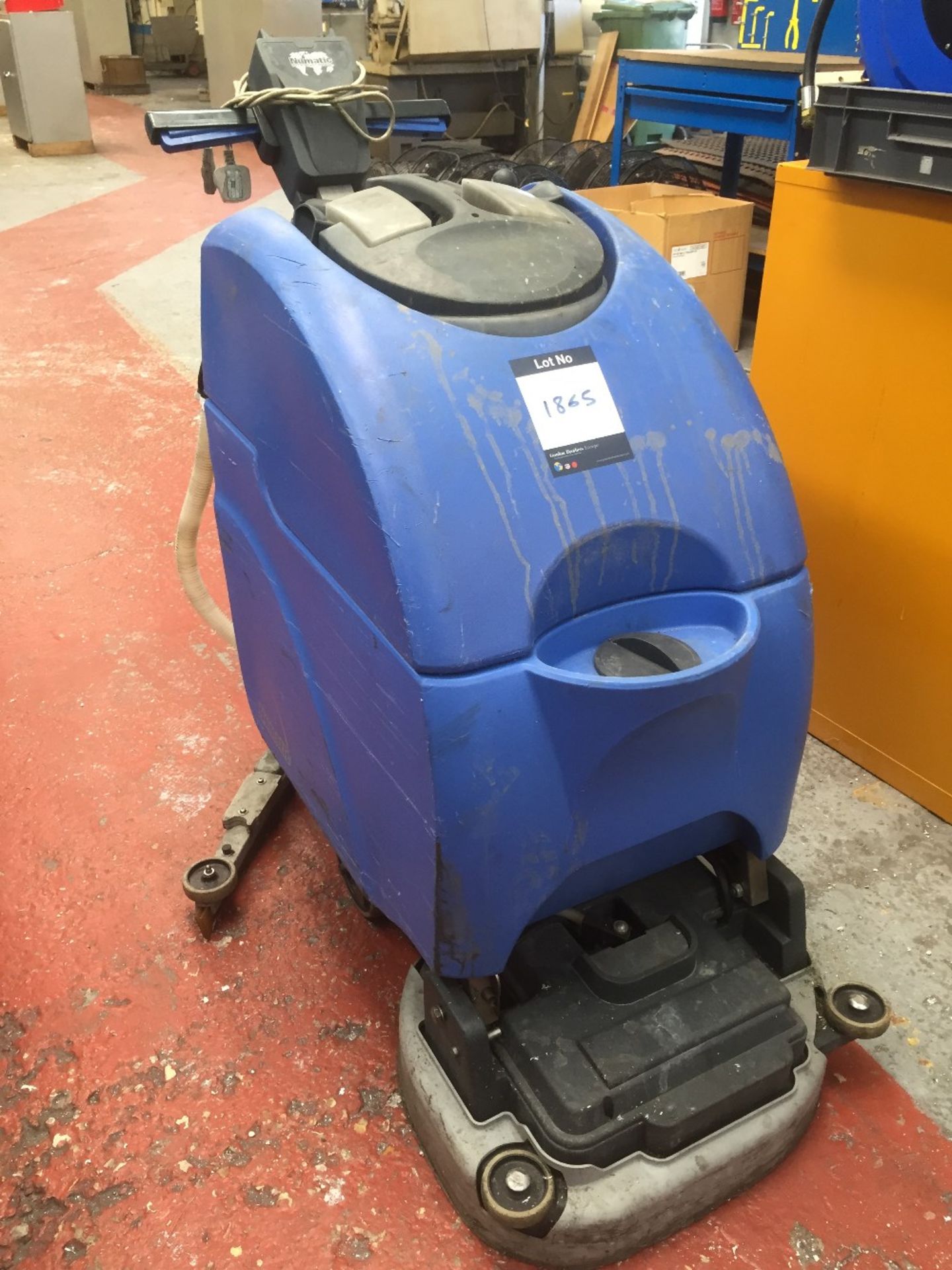 Numatic TTB 4552/100S battery floor scrubber
Seria