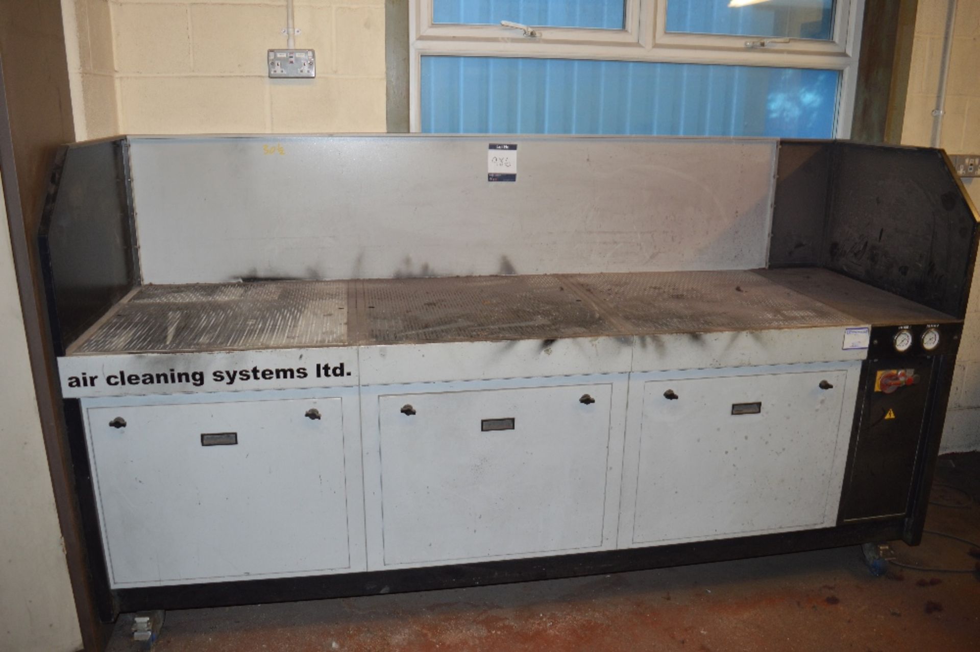 Air Cleaning Systems Ltd, Model: FB2000 II, Workst