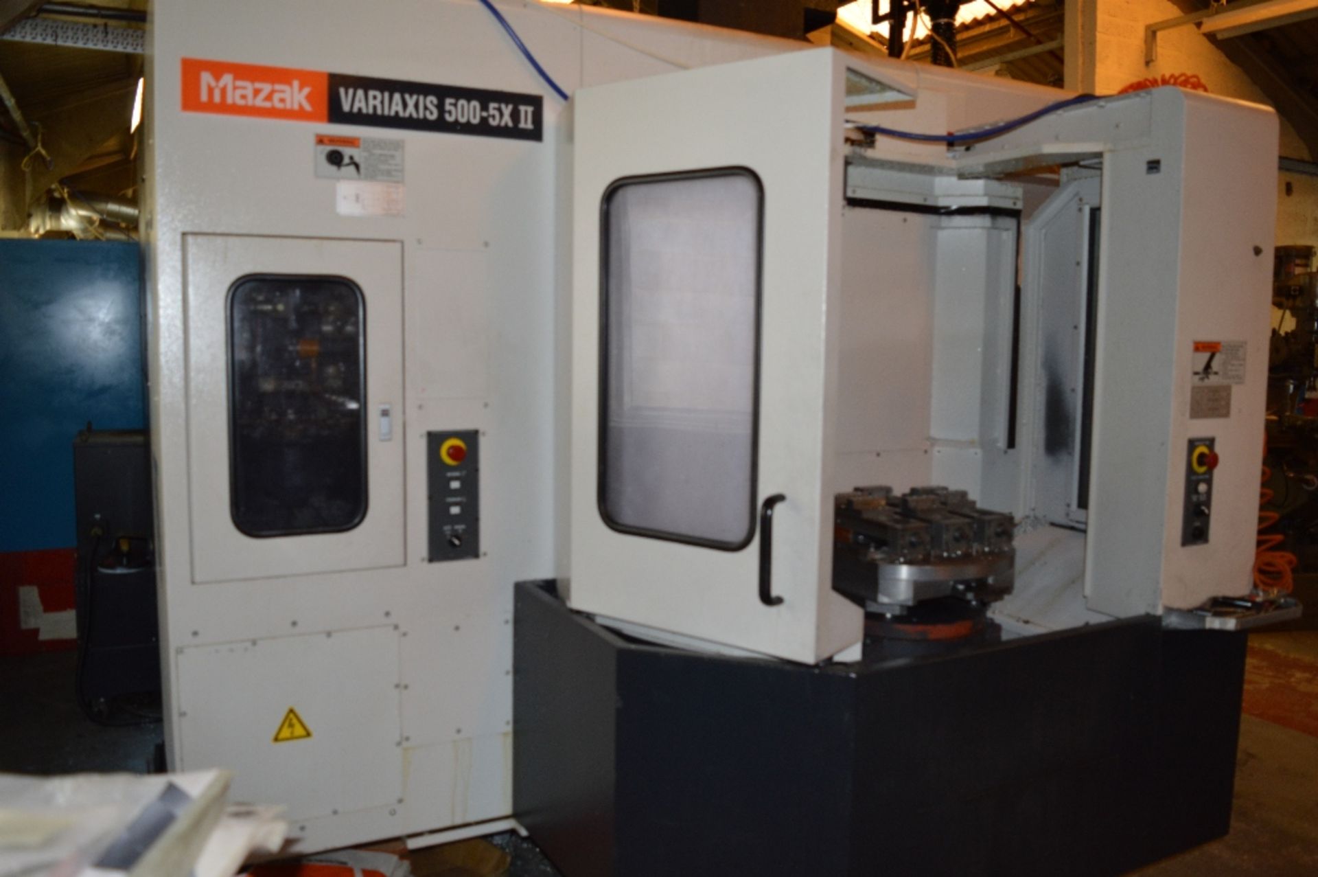 Mazak VARIAXIS 500-5X II twin pallet 5 axis CNC ve - Image 10 of 19