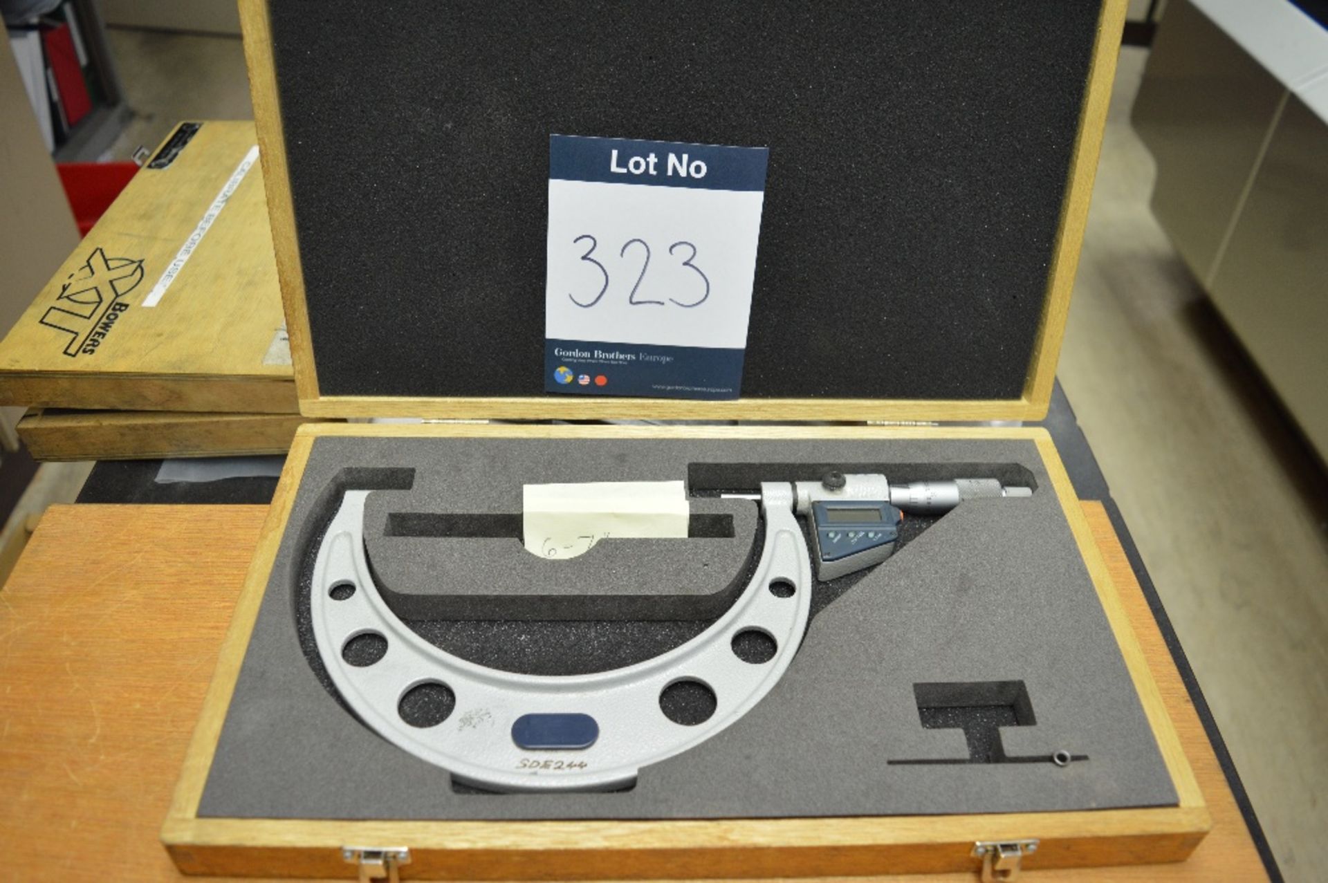 Mitutoyo 6-7" Digital Micrometer
Serial Number: SD