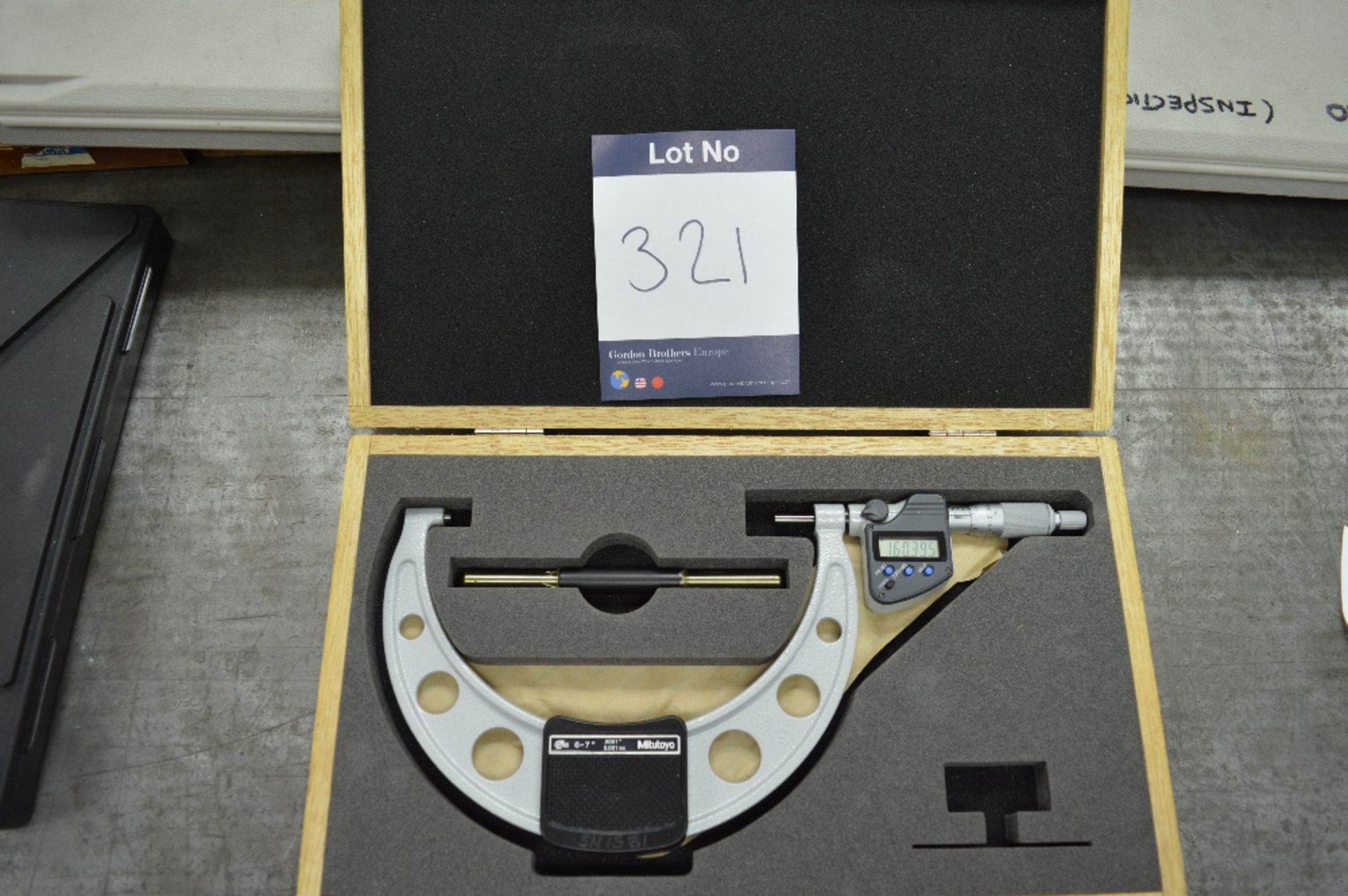 Mitutoyo 6-7" Digital Micrometer
Serial Number: 29