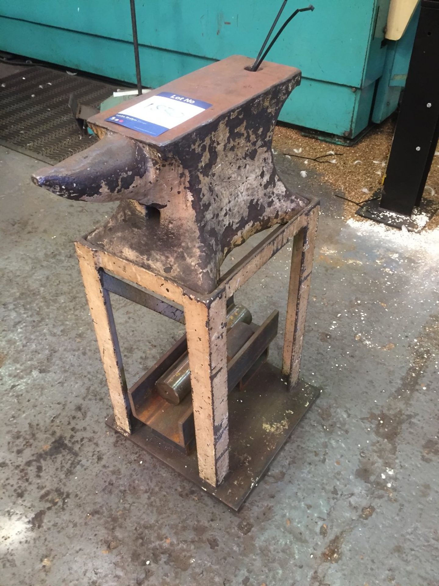 Iron anvil on stand
Height: 800mm
(Located at Cumb